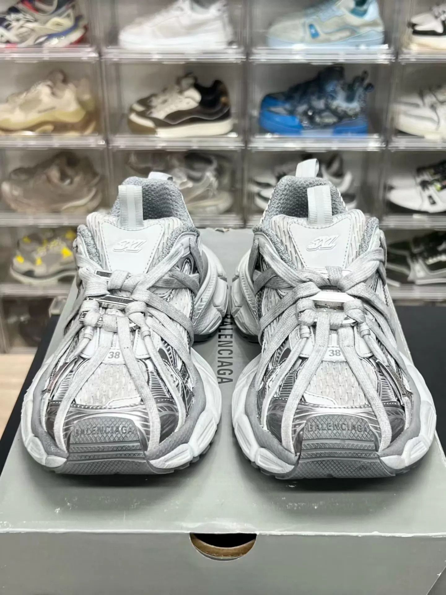 Balenciaga Balenciaga Gray lace-up 38 shoes Size US 7.5 / IT 37.5 - 2 Thumbnail
