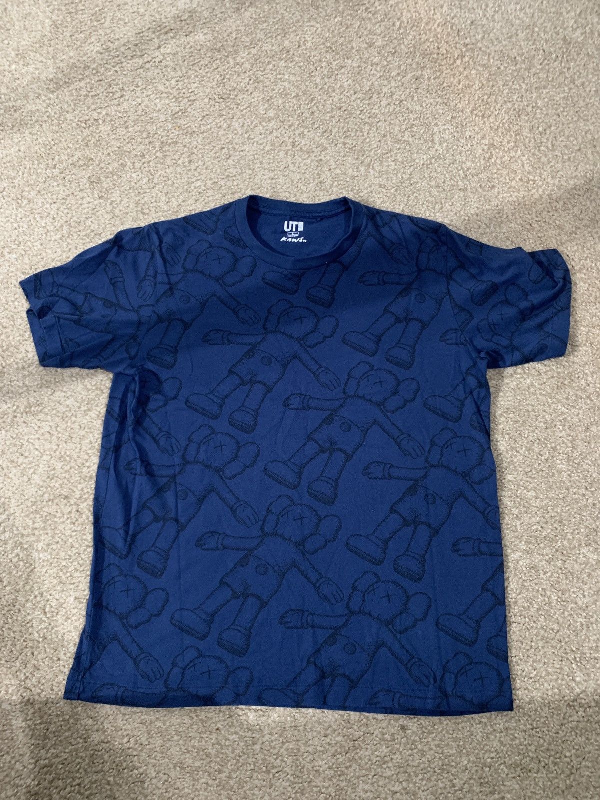 Kaws × Uniqlo KAWS All Over Tee Navy Size US L / EU 52-54 / 3 - 2 Thumbnail