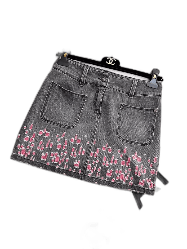 Chanel Chanel Gray Embroidered Denim Skirt Size 34 Size 34" / US 12 / IT 48 - 1 Thumbnail