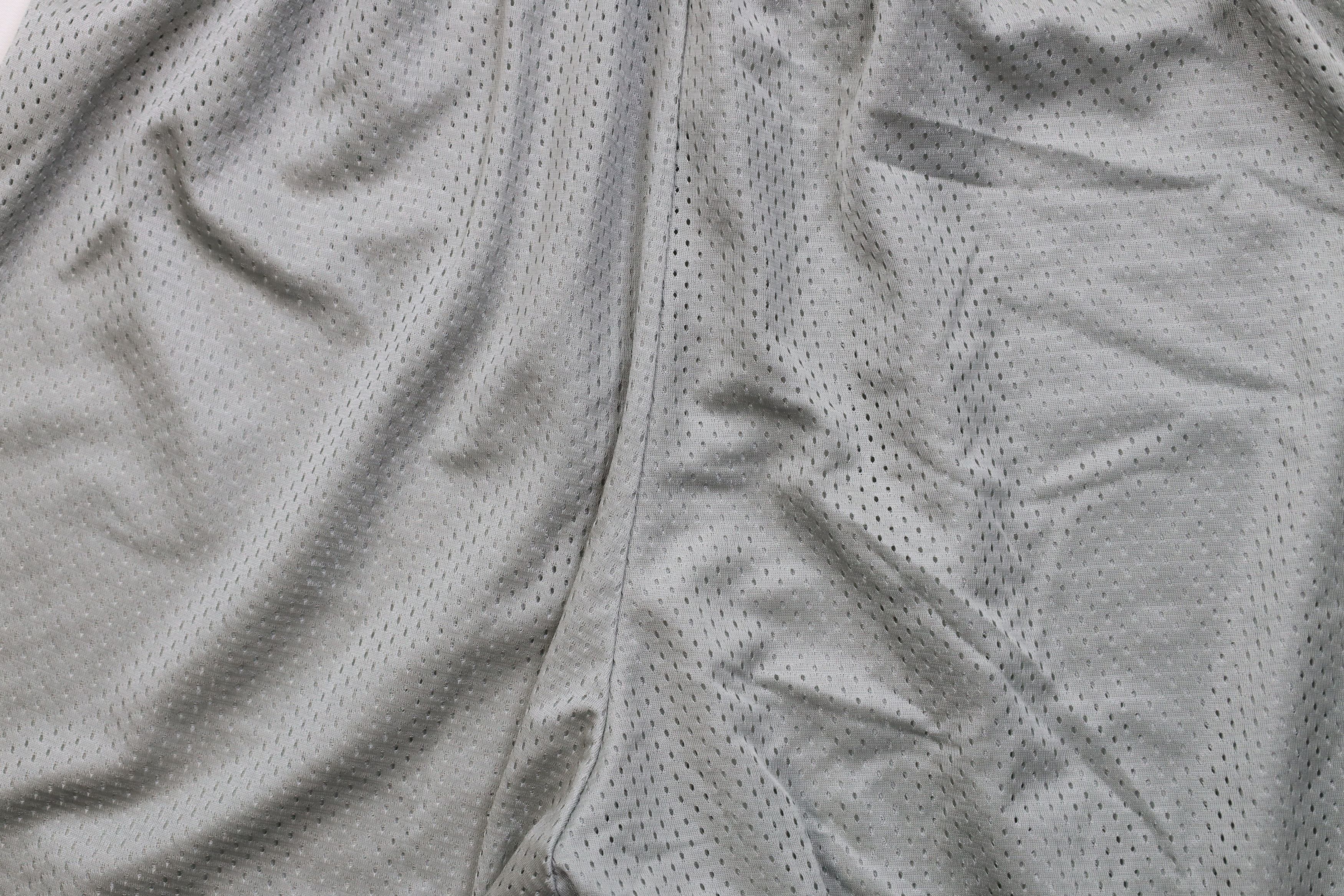 Vintage Vintage 90s Y2K Streetwear Basketball Shorts Training Silver Size US 32 / EU 48 - 9 Thumbnail
