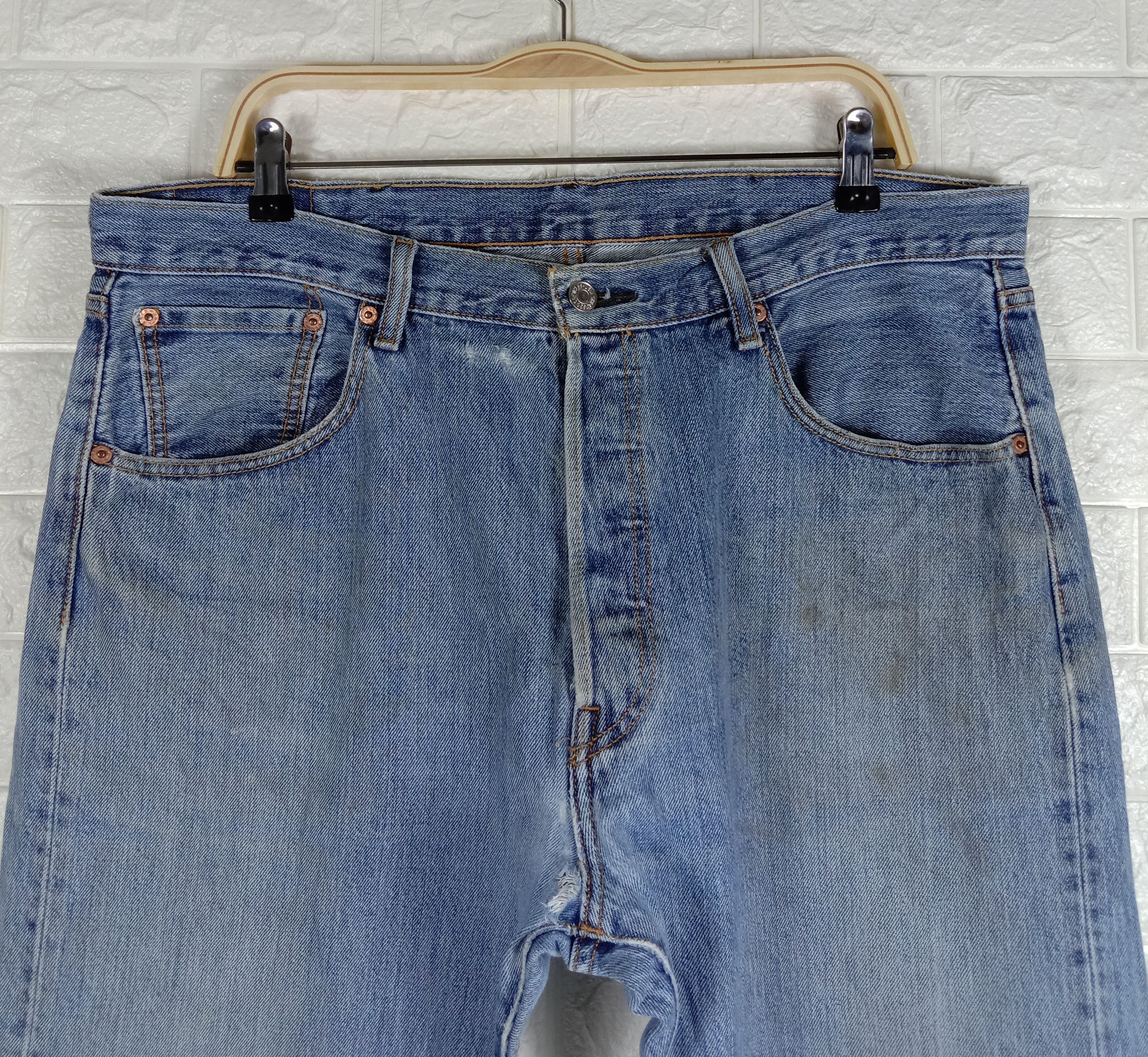 Levi's Vintage Levi's 501 Jeans Blue Wash Button Fly Denim Size US 38 / EU 54 - 2 Thumbnail