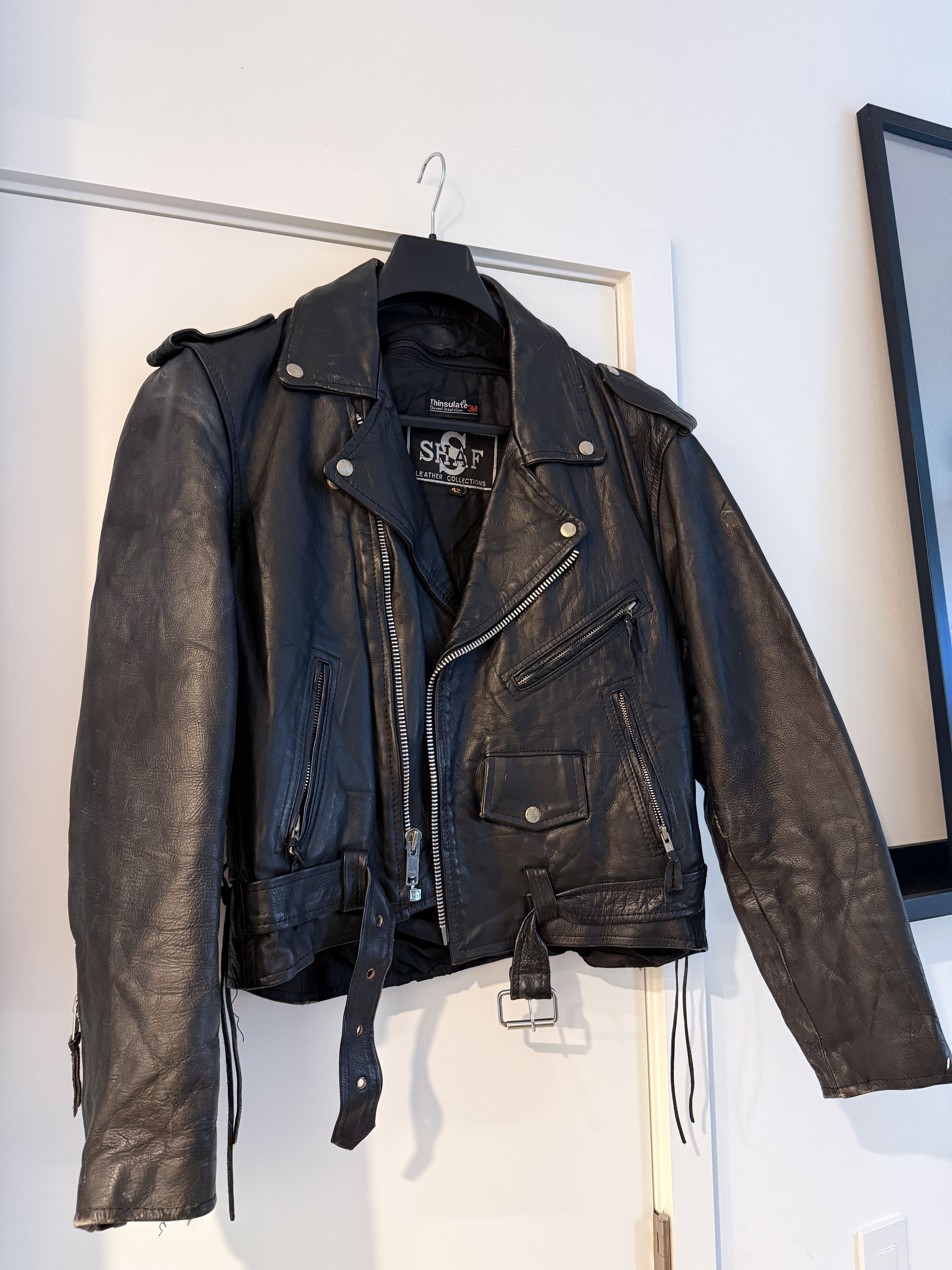 Other Vintage Black Leather Biker Jacket - Cropped Fit (Sz 42 / M) Size US M / EU 48-50 / 2 - 2 Thumbnail