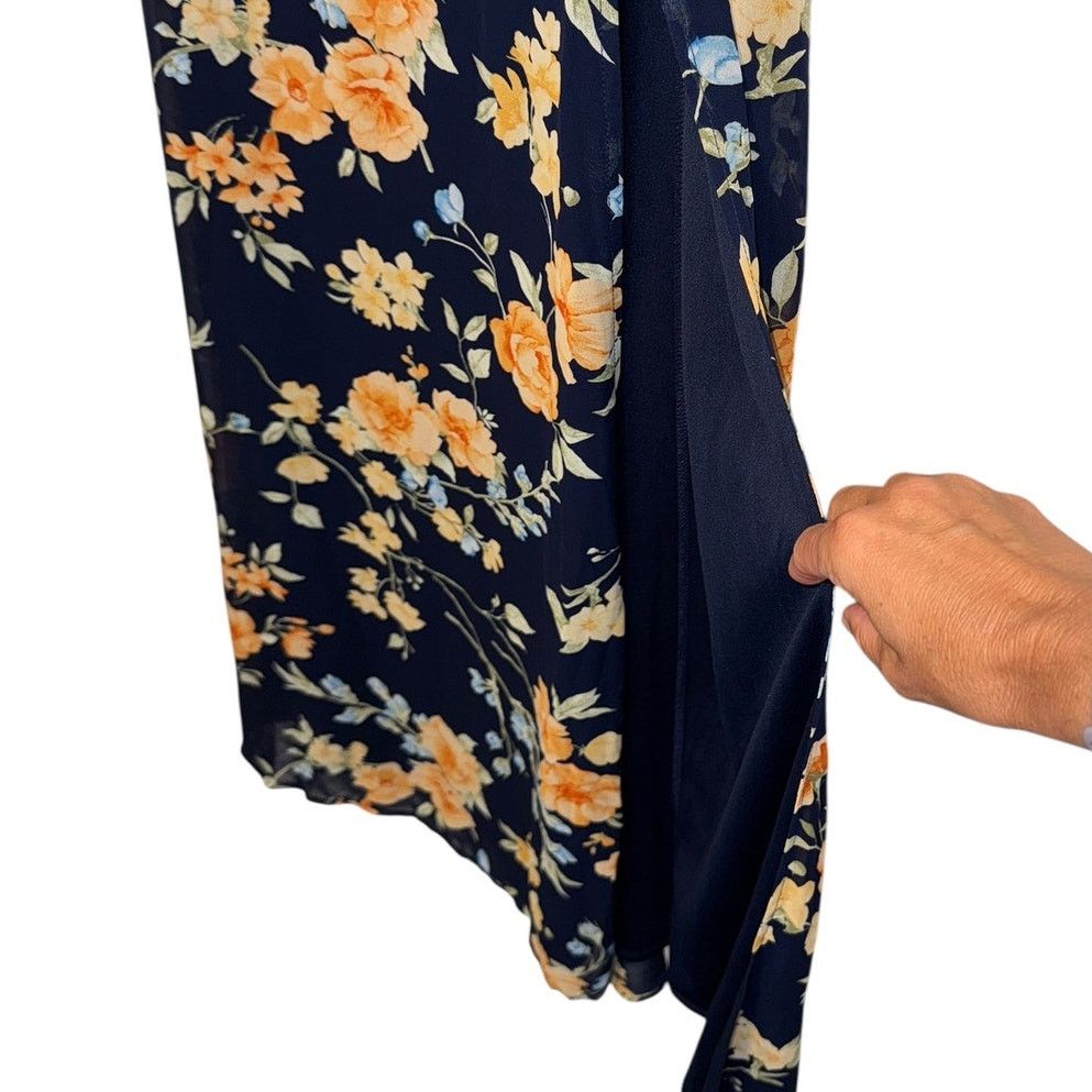Lulus NEW BNWT Lulus Admiration Navy Floral Maxi Dress Small Size S / US 4 / IT 40 - 6 Thumbnail