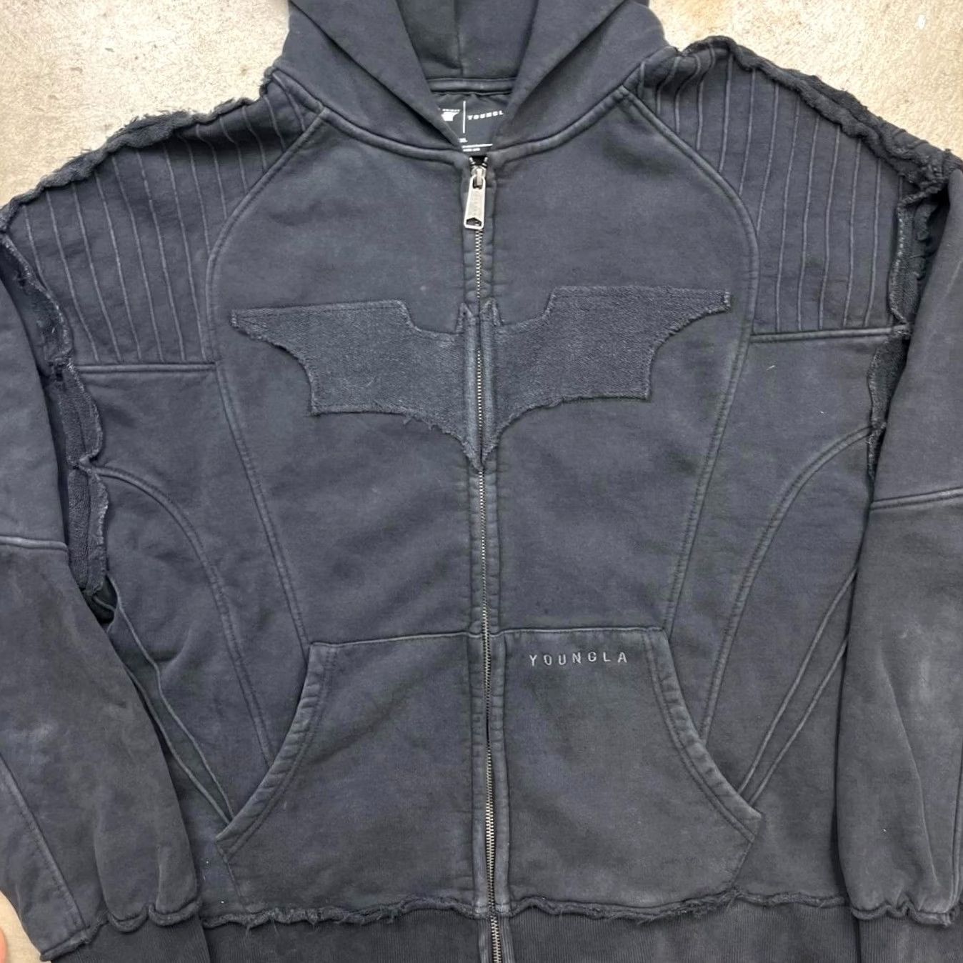 YoungLA Youngla Batman Dark Knight Black Zip up Hoodie Size XL Mens Size US XL / EU 56 / 4 - 2 Thumbnail