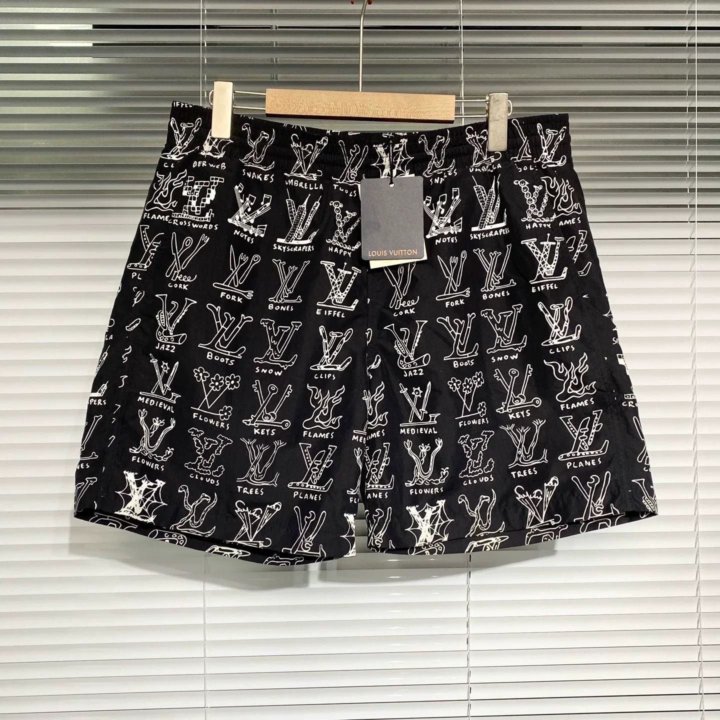 Louis Vuitton Louis Vuitton Gesture Print Casual Shorts Size US 34 / EU 50 - 1 Thumbnail