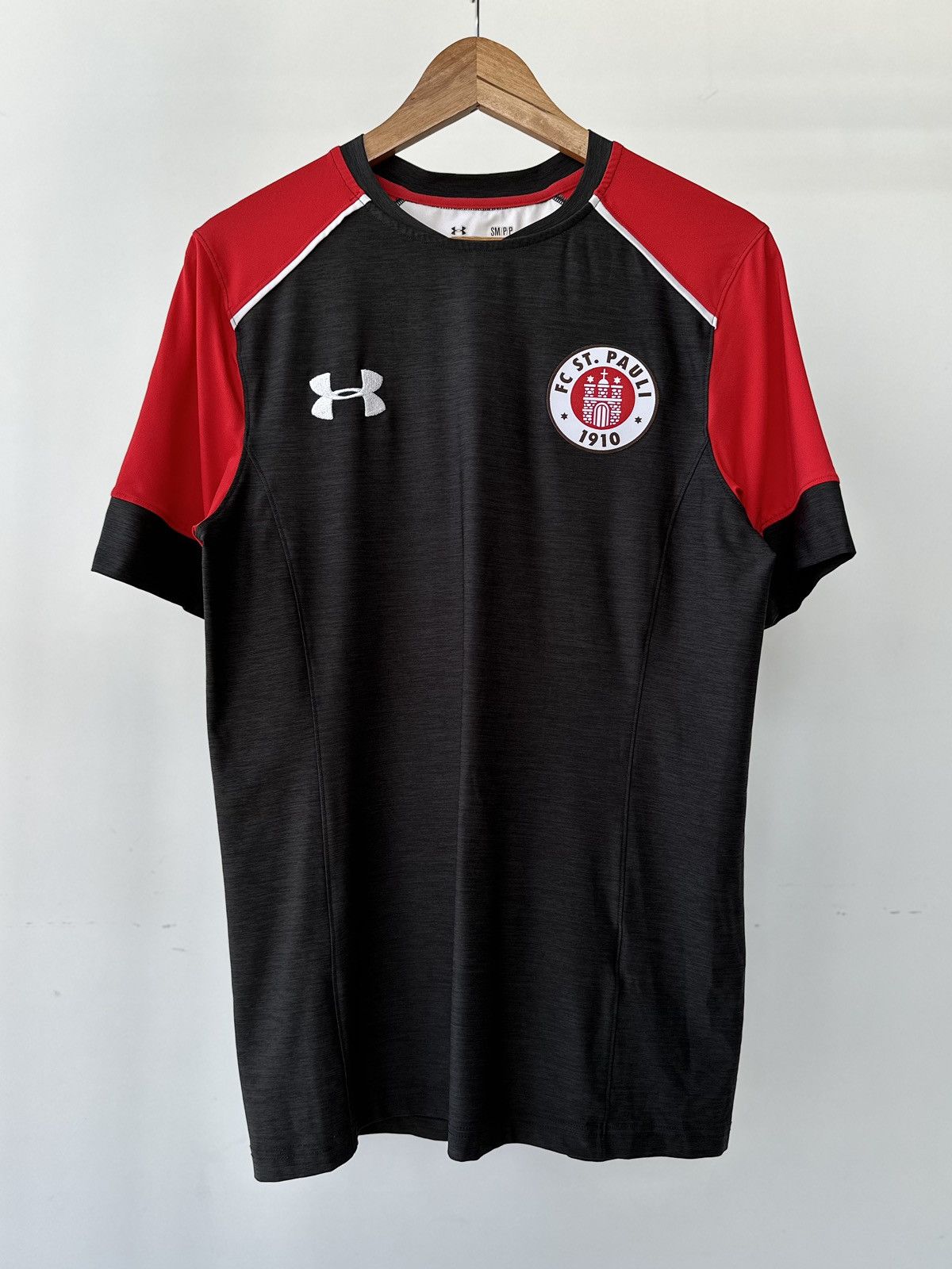 Under Armour St Pauli Germany Under Armour Training Shirt Men's Size S Size US S / EU 44-46 / 1 - 1 Thumbnail