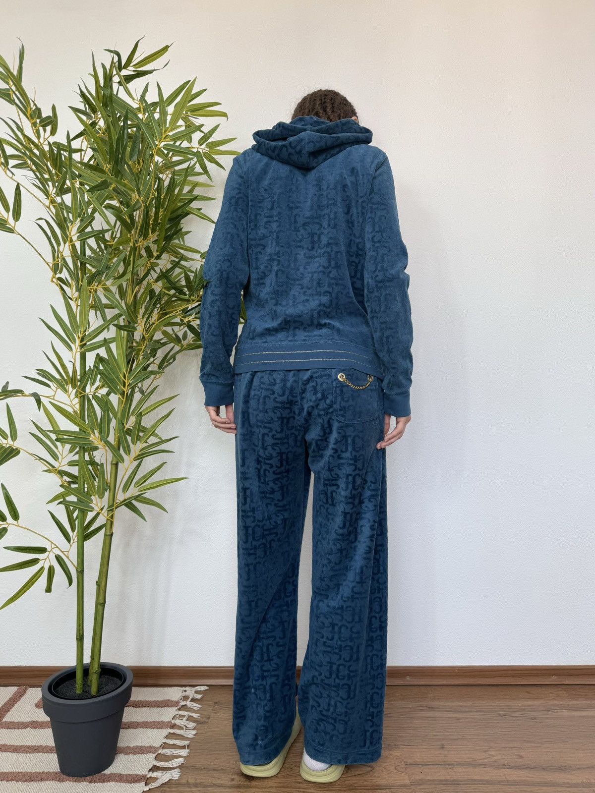 Juicy Couture × Vintage VINTAGE JUICY COUTURE 2000s VELOUR MONOGRAM TRACKSUIT Size L / US 10 / IT 46 - 3 Thumbnail