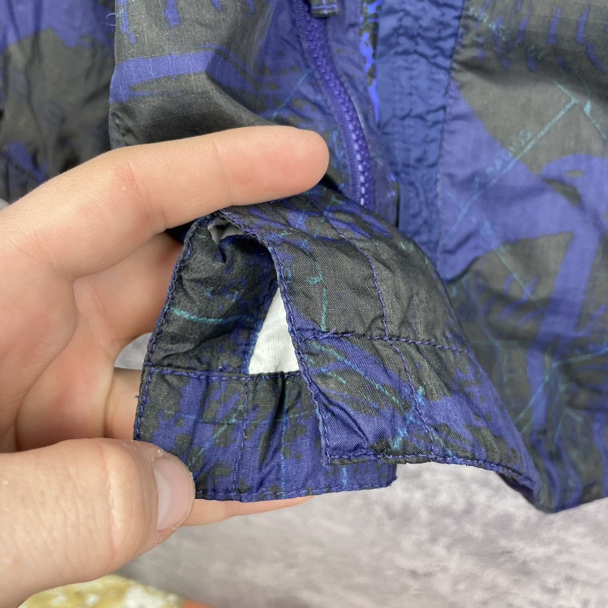 Nike Vintage Nike 90s Rare Track Jacket Big Sleeve Graphic Print Size US XL / EU 56 / 4 - 7 Thumbnail