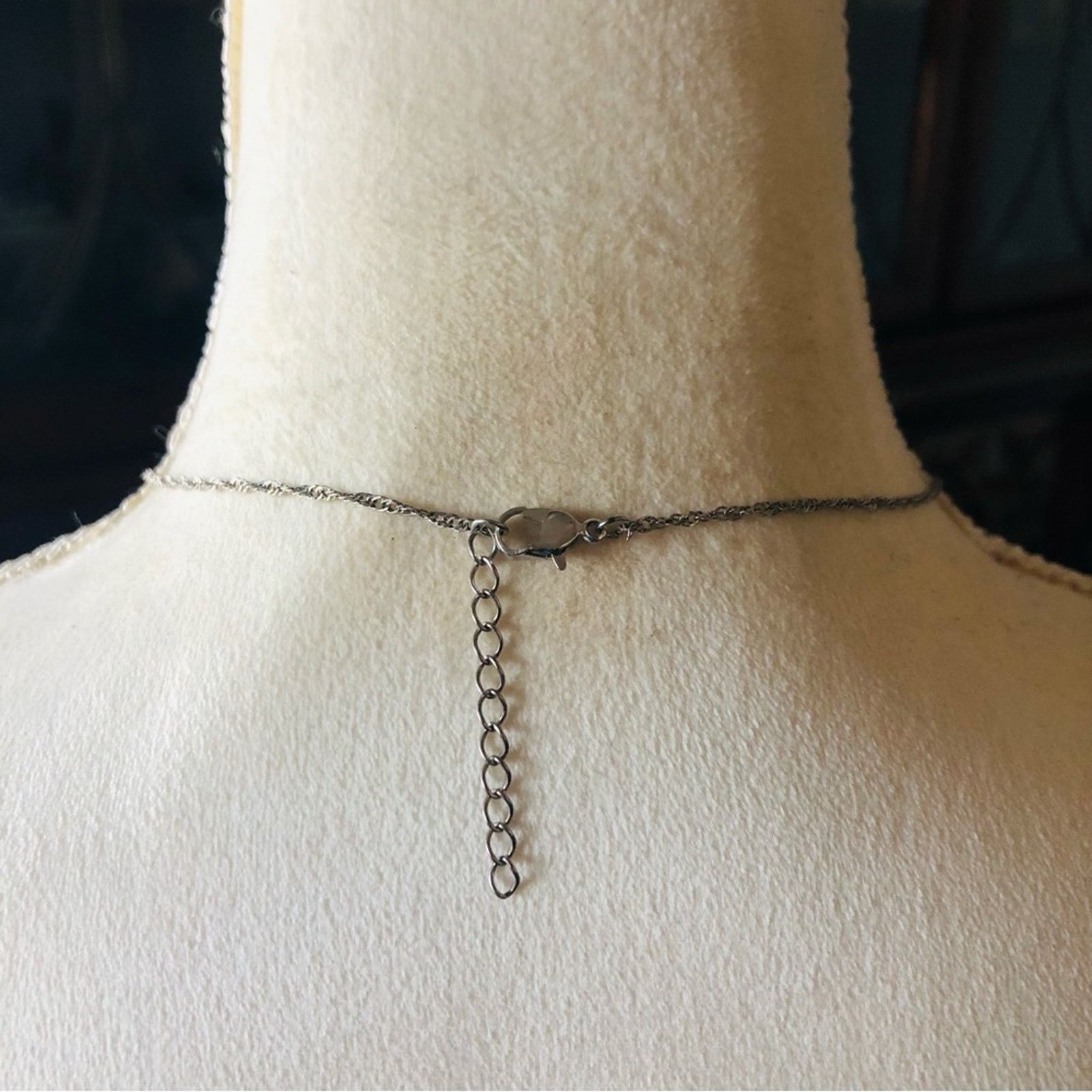 Vintage Vintage swimming dolphin pendant on chain necklace Size ONE SIZE - 7 Thumbnail