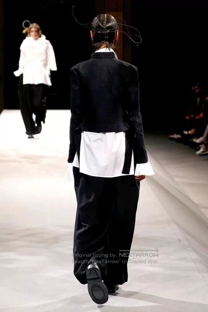 Yohji Yamamoto black cropped denim jacket by yohji yamamoto. Size S / US 4 / IT 40 - 2 Thumbnail