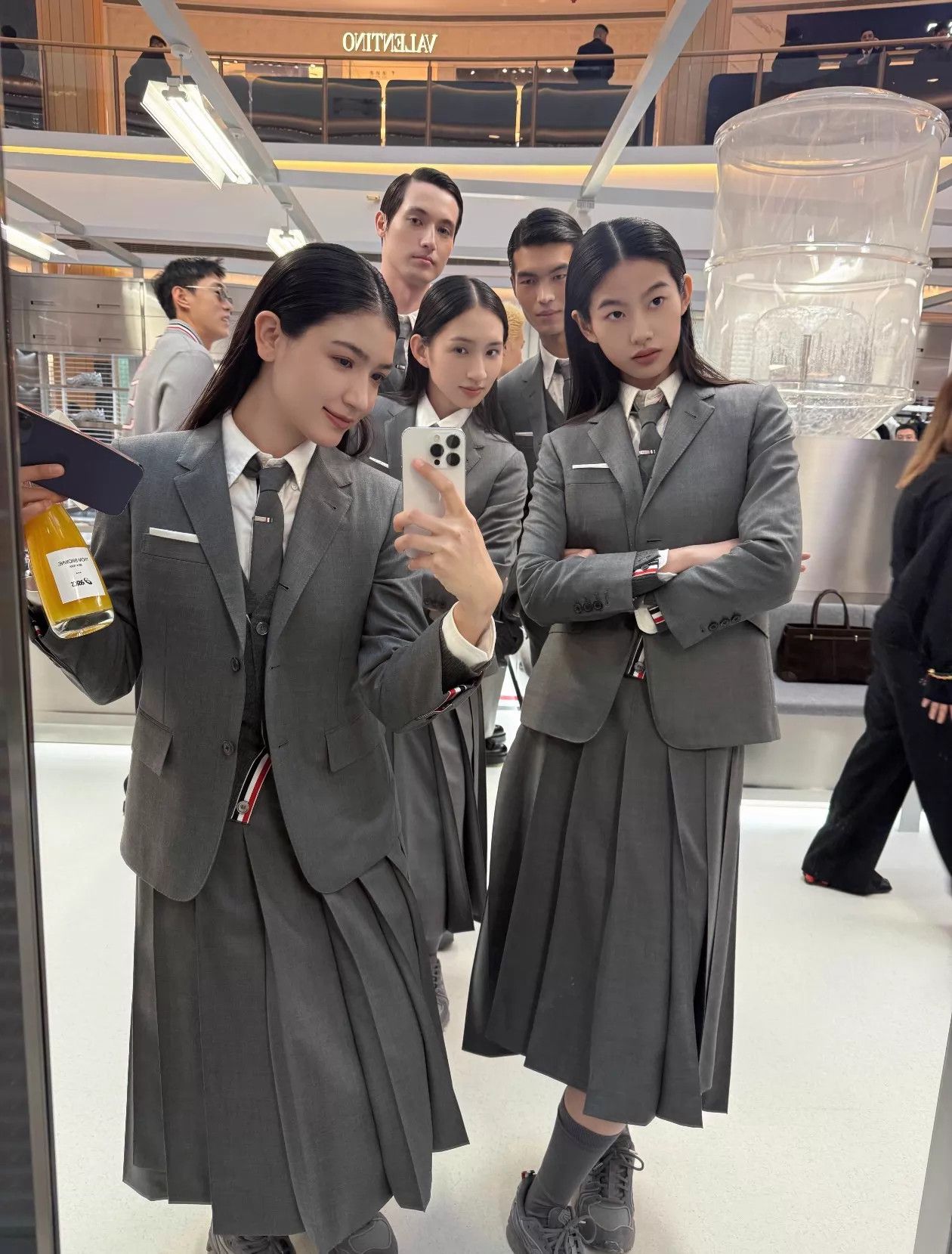Thom Browne Thom Browne Women's Classic Short Blazer Mid Gray Size 38 Size XS / US 0-2 / IT 36-38 - 7 Thumbnail