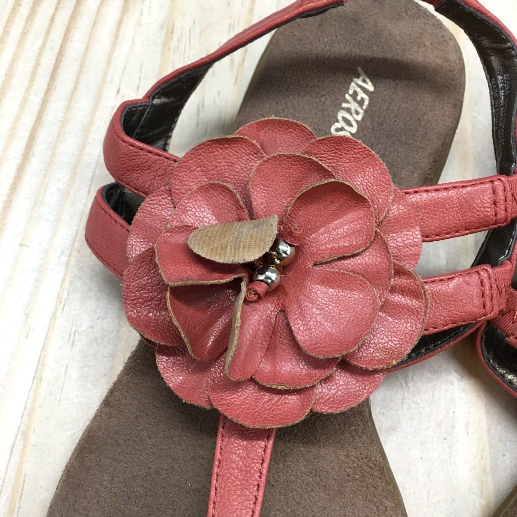 Vintage Aerosoles Sandals Womens 8.5M Pink Chlockout T Strap Floral Slip On Faux Leather Shoes Size US 9 / IT 39 - 6 Thumbnail