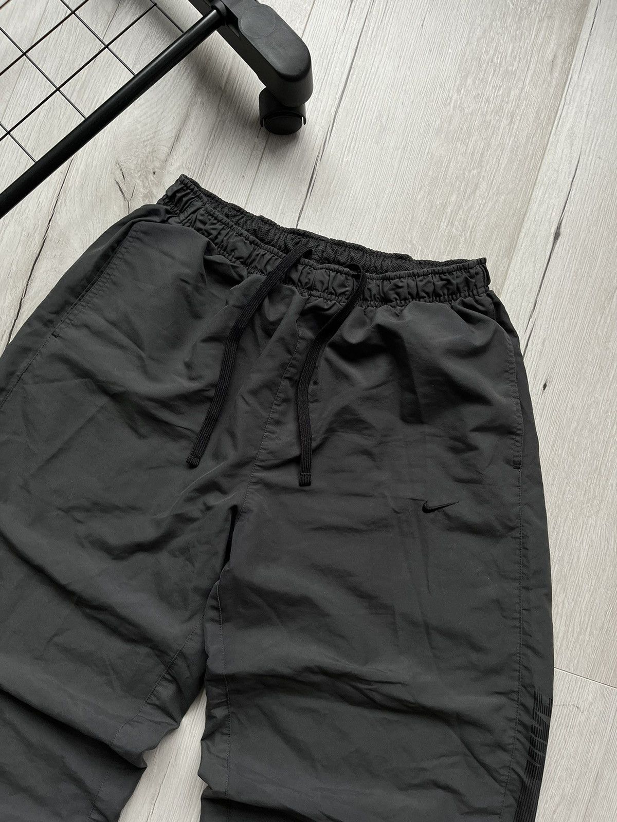 Nike × Vintage Nike 00s Vintage Black Swoosh Wide Drill Nylon Y2K Pants Size US 34 / EU 50 - 4 Thumbnail