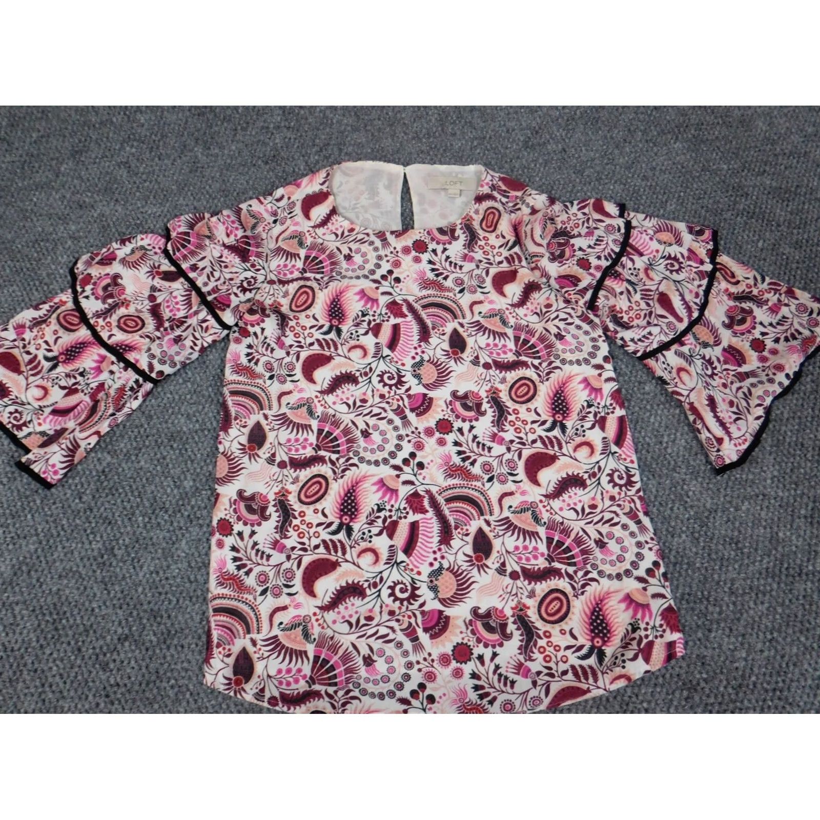 Ann Taylor Loft Ann Taylor Loft Blouse Women's 2XS Red Floral Bell Sleeve Crew Neck Pullover Size XXS / US 00 / IT 34 - 5 Thumbnail