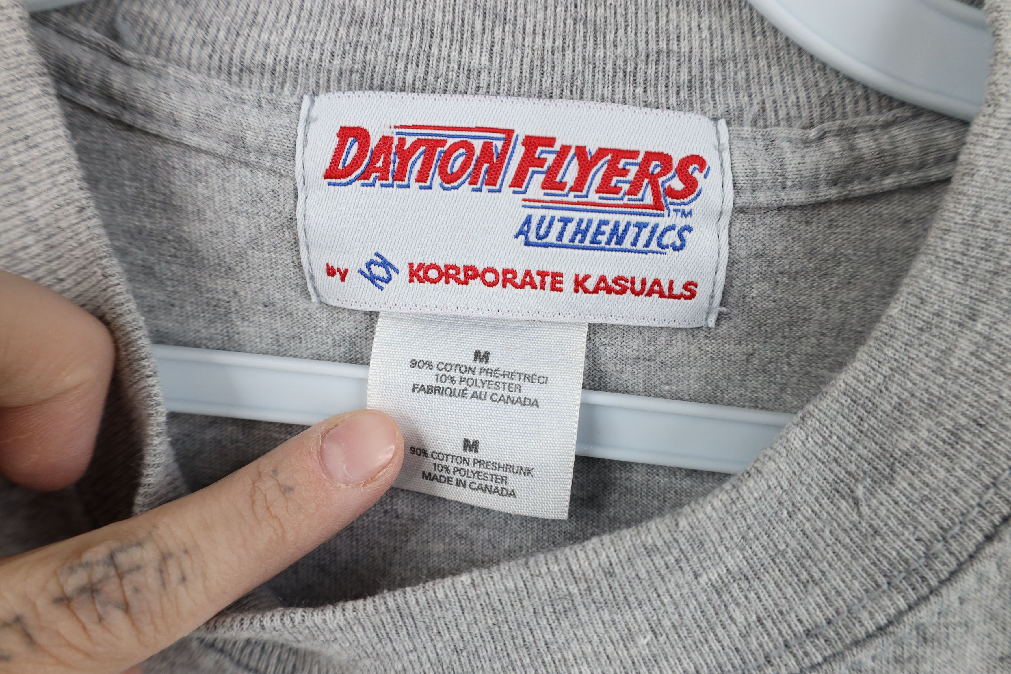Vintage Vintage 90s University Dayton Basketball Long Sleeve T-Shirt Size US M / EU 48-50 / 2 - 7 Thumbnail