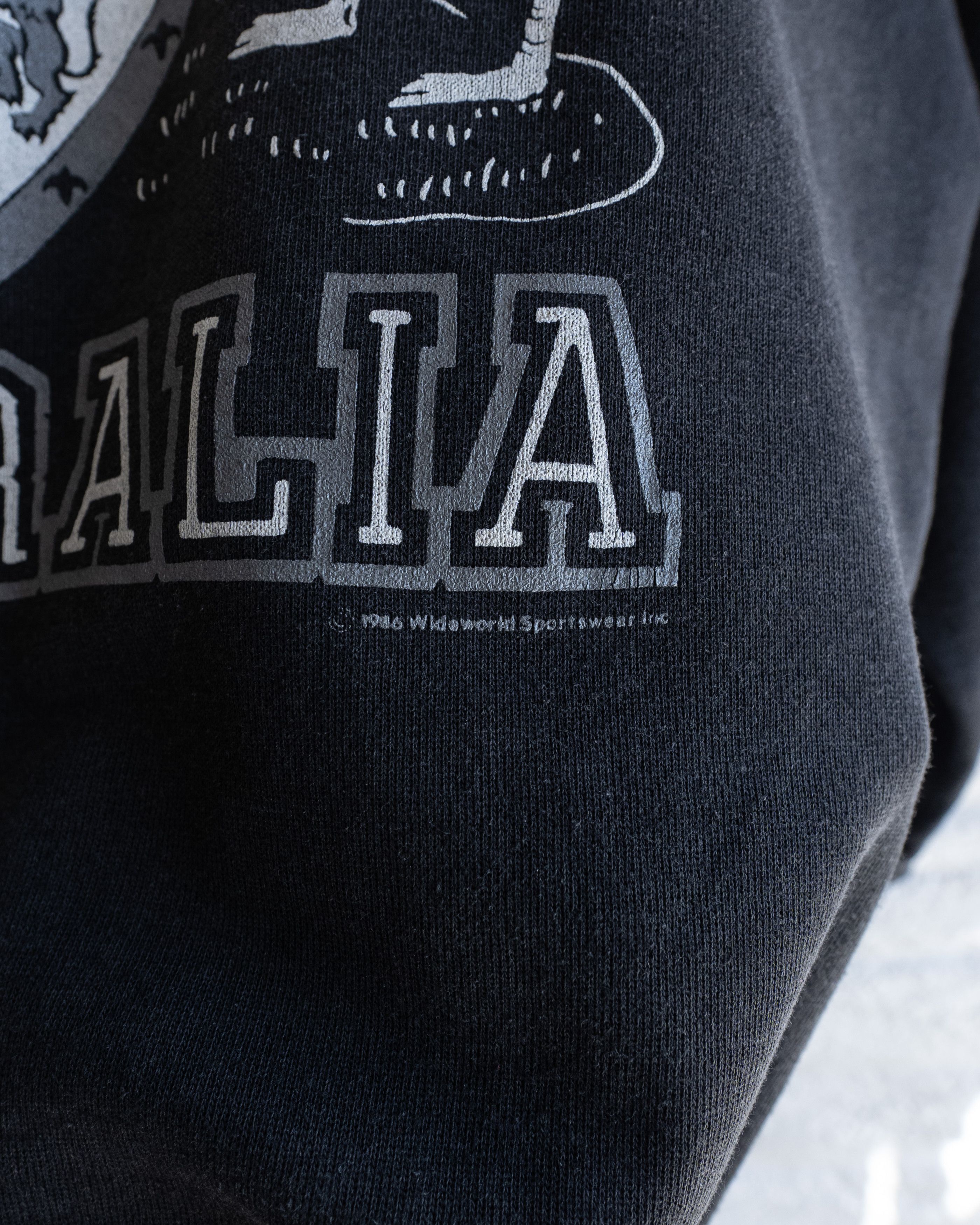 Vintage Vintage 1980s University Of Australia Sweatshirt Black L Size US L / EU 52-54 / 3 - 4 Thumbnail