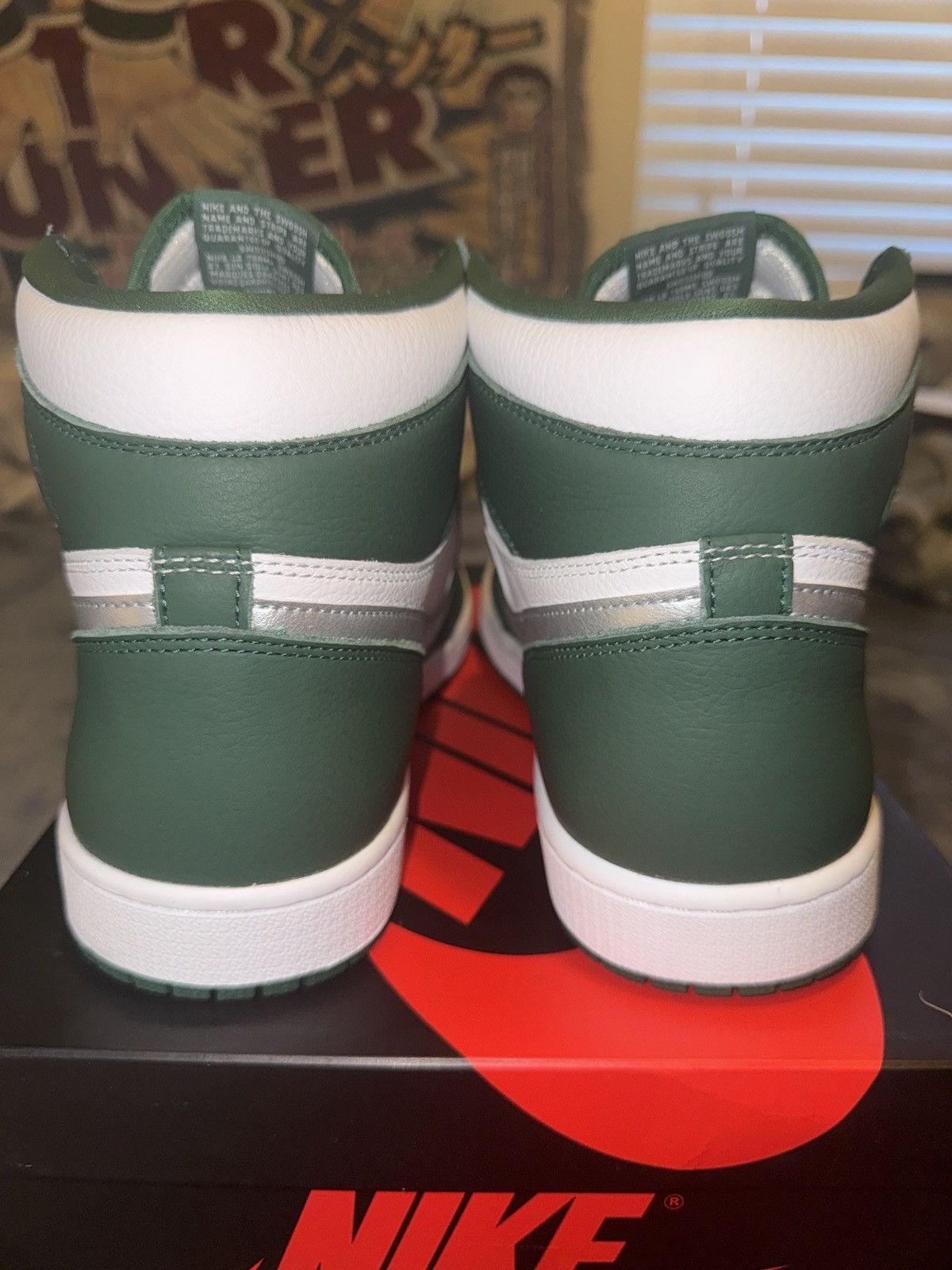 Jordan Brand Jordan 1 Retro High OG Gorge Green Size US 11 / EU 44 - 3 Thumbnail