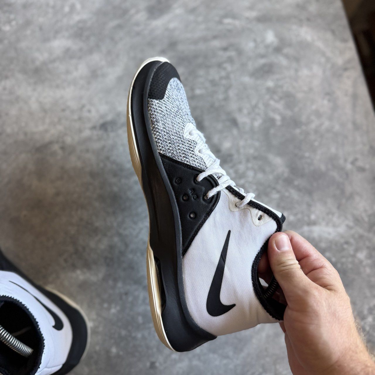 Nike Nike Air Versatile 3 Size US 9.5 / EU 42-43 - 7 Thumbnail