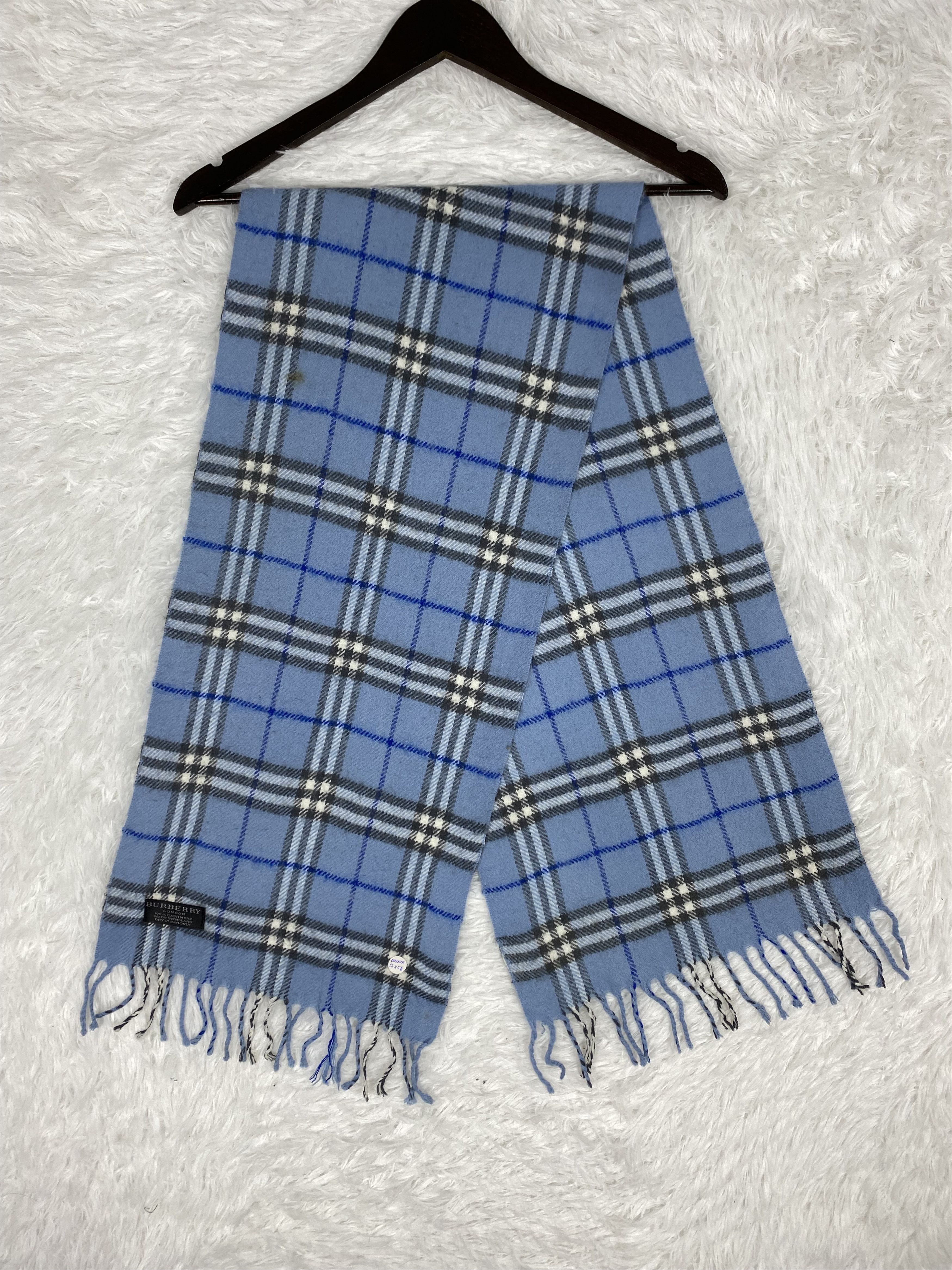 Burberry Vintage Burberry Scarf / Muffler Neckwear PM0005 Size ONE SIZE - 1 Thumbnail