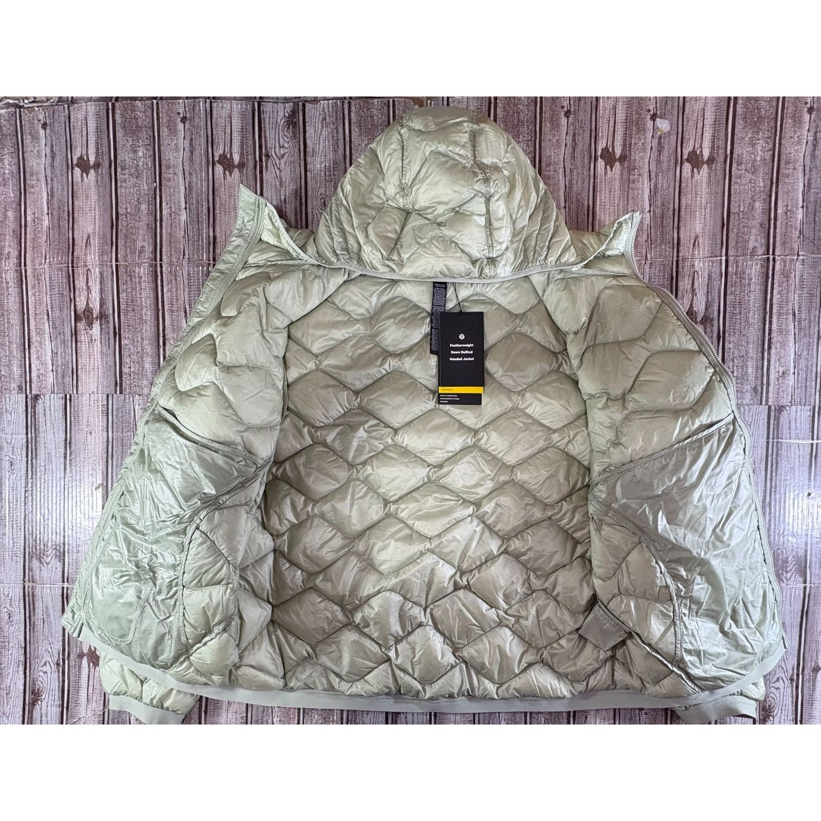 Lululemon Lululemon Featherweight 900 Down Quilted Hooded Jacket Sz L Size US L / EU 52-54 / 3 - 10 Thumbnail