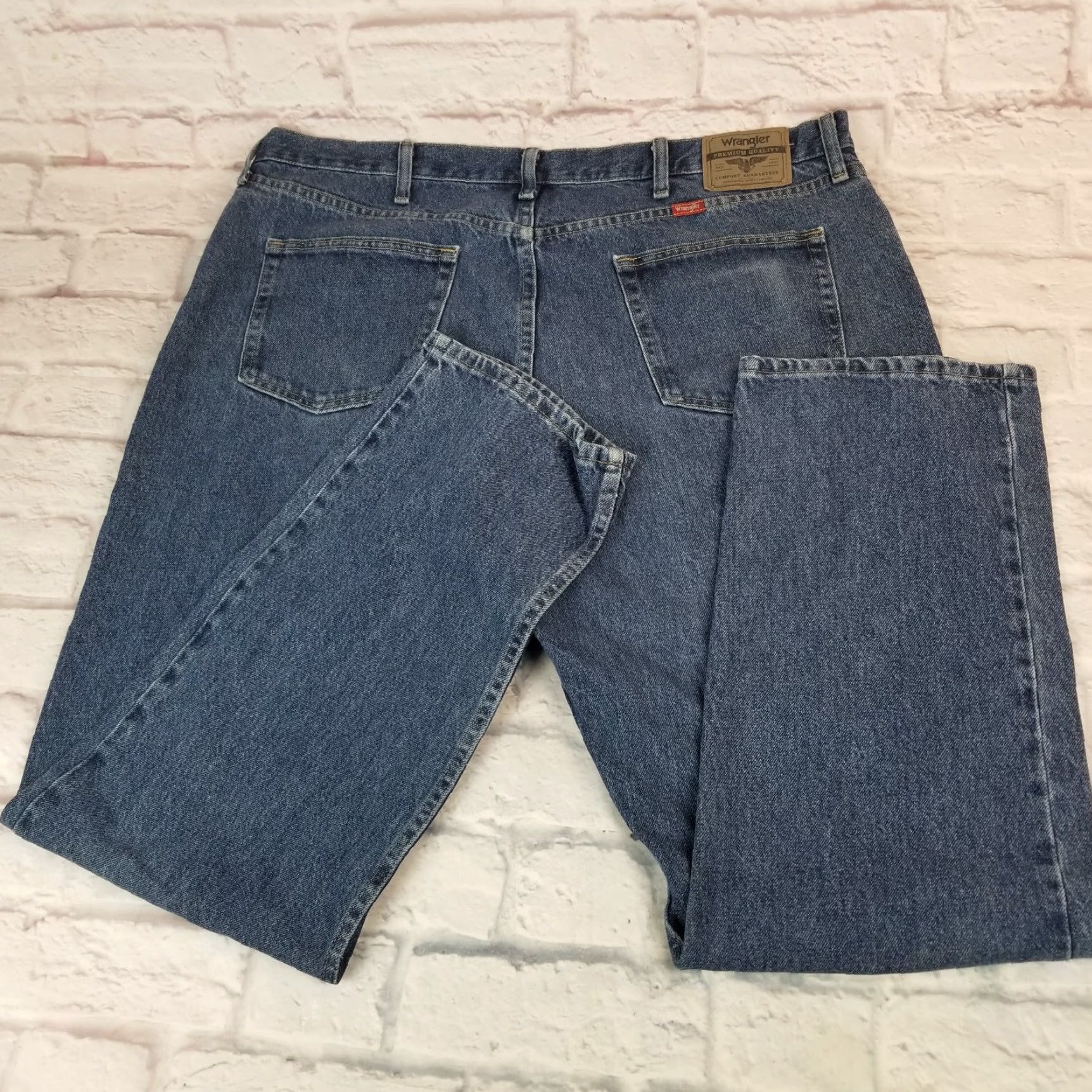 Wrangler Wrangler Jeans Mens Regular Fit Medium Wash Straight Leg Size 42 X 30 Blue Denim Size US 42 / EU 58 - 2 Thumbnail