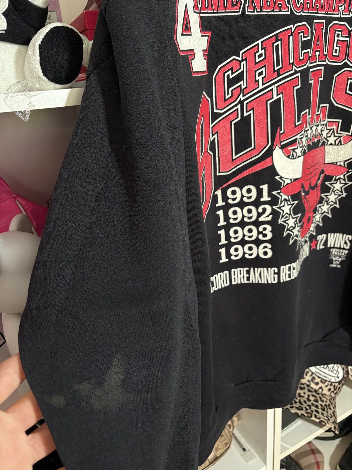 NBA Chicago Bulls Vintage 1996 NBA Champions Crewneck Tultex Size US XL / EU 56 / 4 - 3 Thumbnail