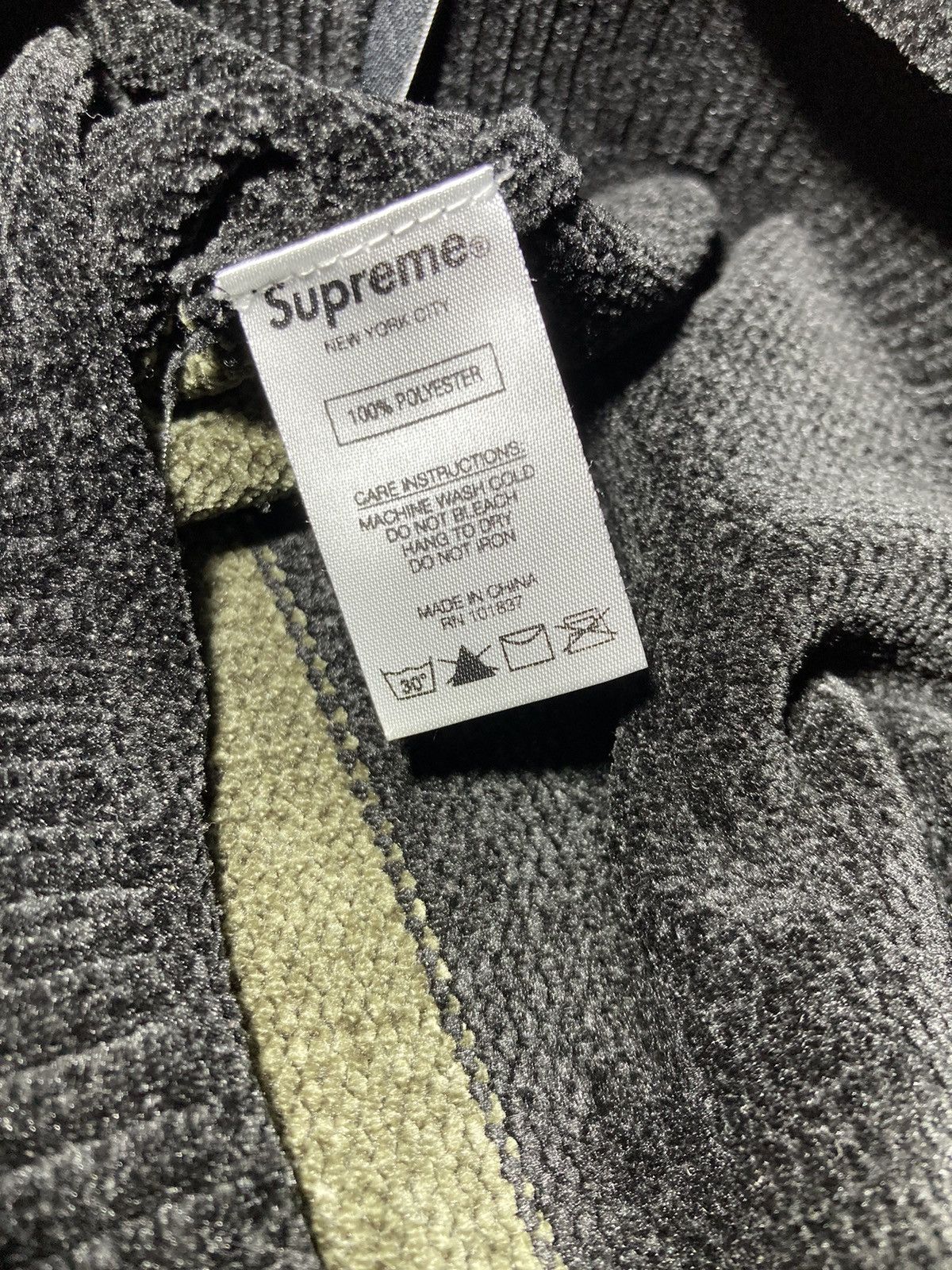 Supreme FW18 Supreme Striped Chenille Sweater Logo Green Black 2018 Size US S / EU 44-46 / 1 - 9 Thumbnail