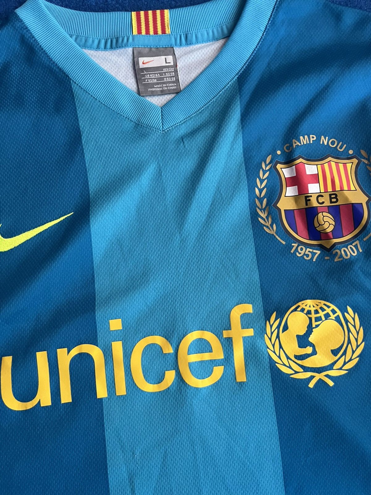 Nike Vintage nike fc Barcelona SOCCER JERSEY TSHIRT Size US L / EU 52-54 / 3 - 7 Thumbnail