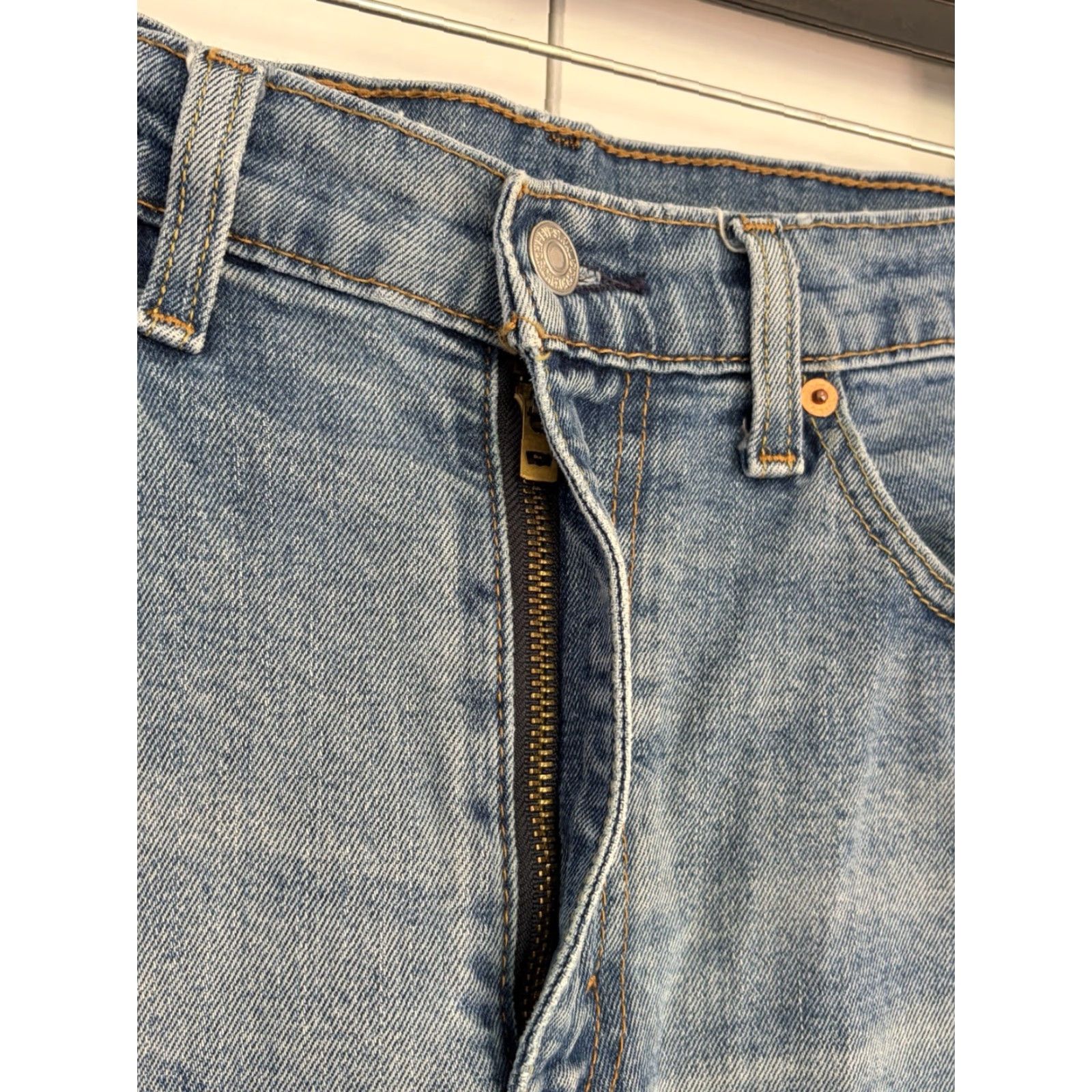 Levi's Levi's 541 Men's Athletic Taper Jeans Blue Size 34x30 Distressed Zip Stretch Denim 5-Pocket Modern Grunge Skater Mens Jeans Size US 34 / EU 50 - 2 Thumbnail