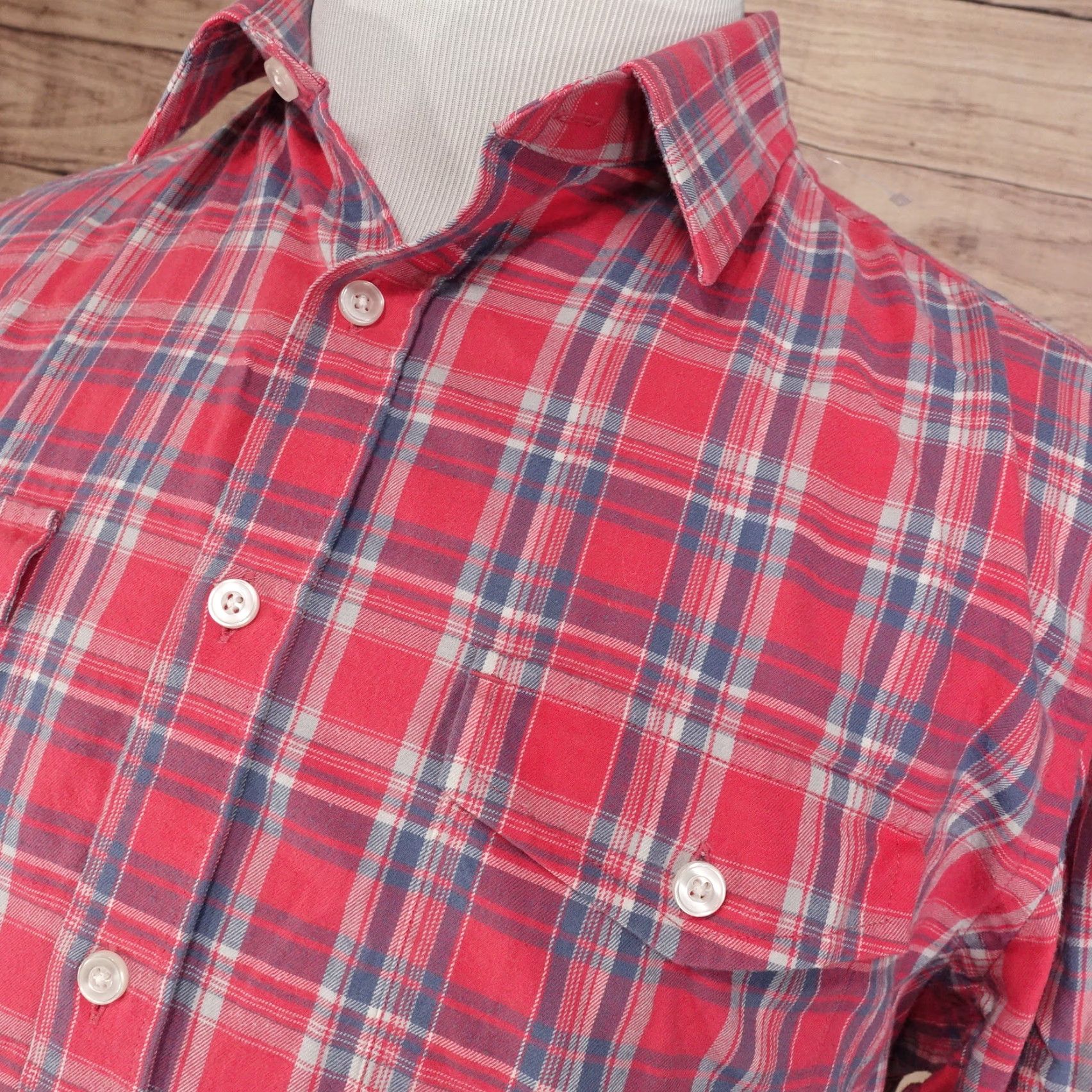 UNTUCKit UNTUCKit Red Plaid Button-Up Shirt Mens Size L Large Long Sleeve Classic Fit Size US L / EU 52-54 / 3 - 2 Thumbnail