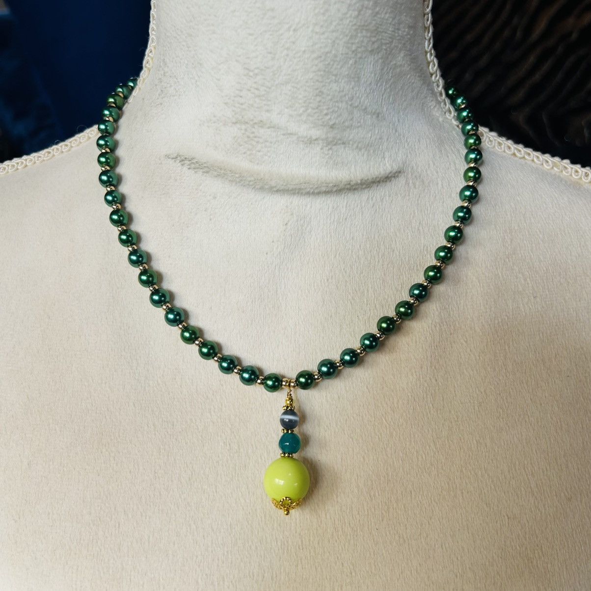 Handmade Handcrafted elegant emerald Czech glass pearl necklace Size ONE SIZE - 2 Thumbnail