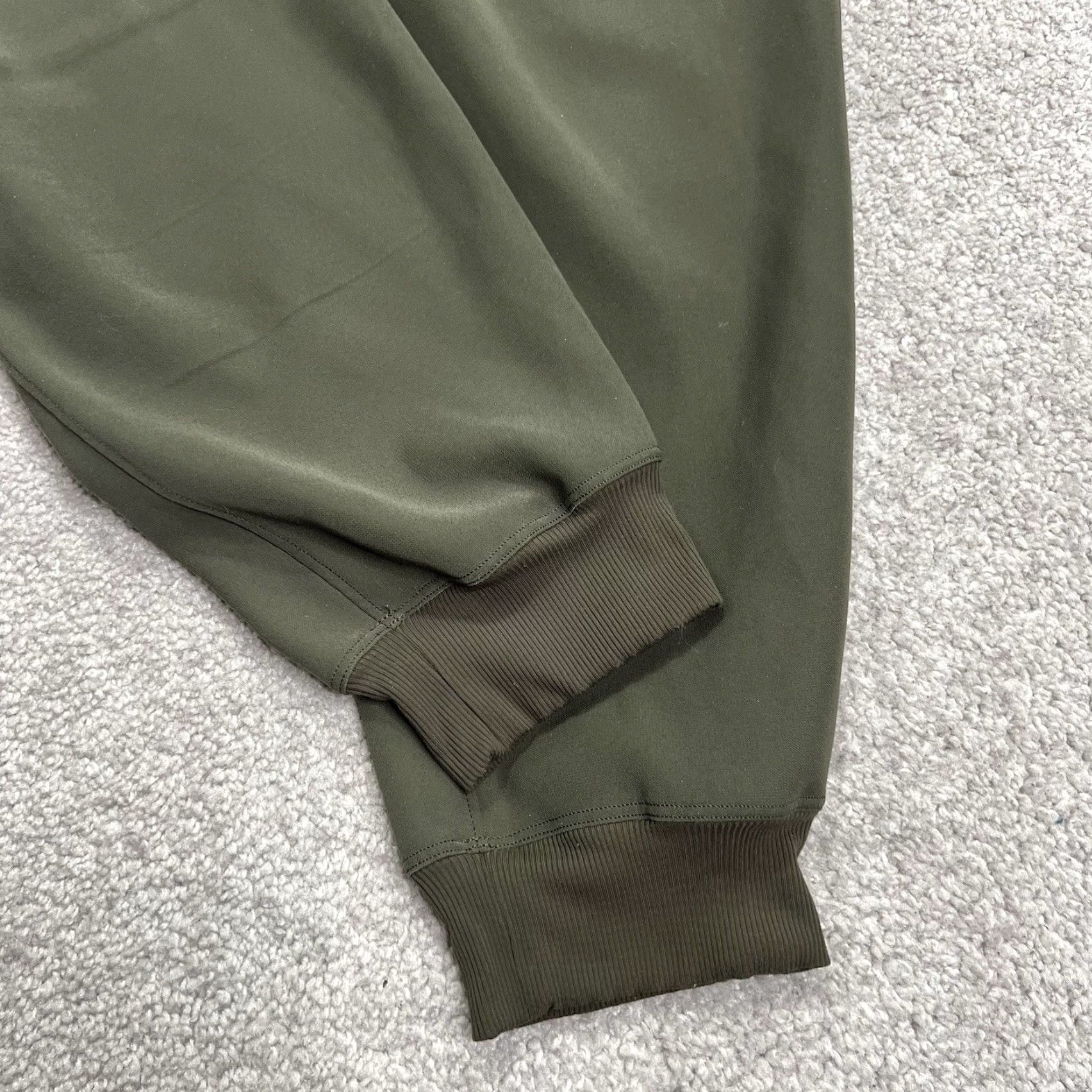 Lululemon Lululemon On The Fly Joggers Pants Women’s 12 Green Lightweight Tapered Stretch Inseam 28” Size 34" / US 12 / IT 48 - 4 Thumbnail
