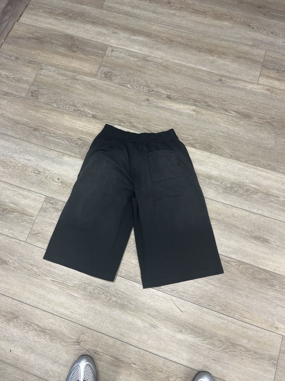 HMDD Happy Memories Don’t Die long short medium Size US 32 / EU 48 - 2 Thumbnail