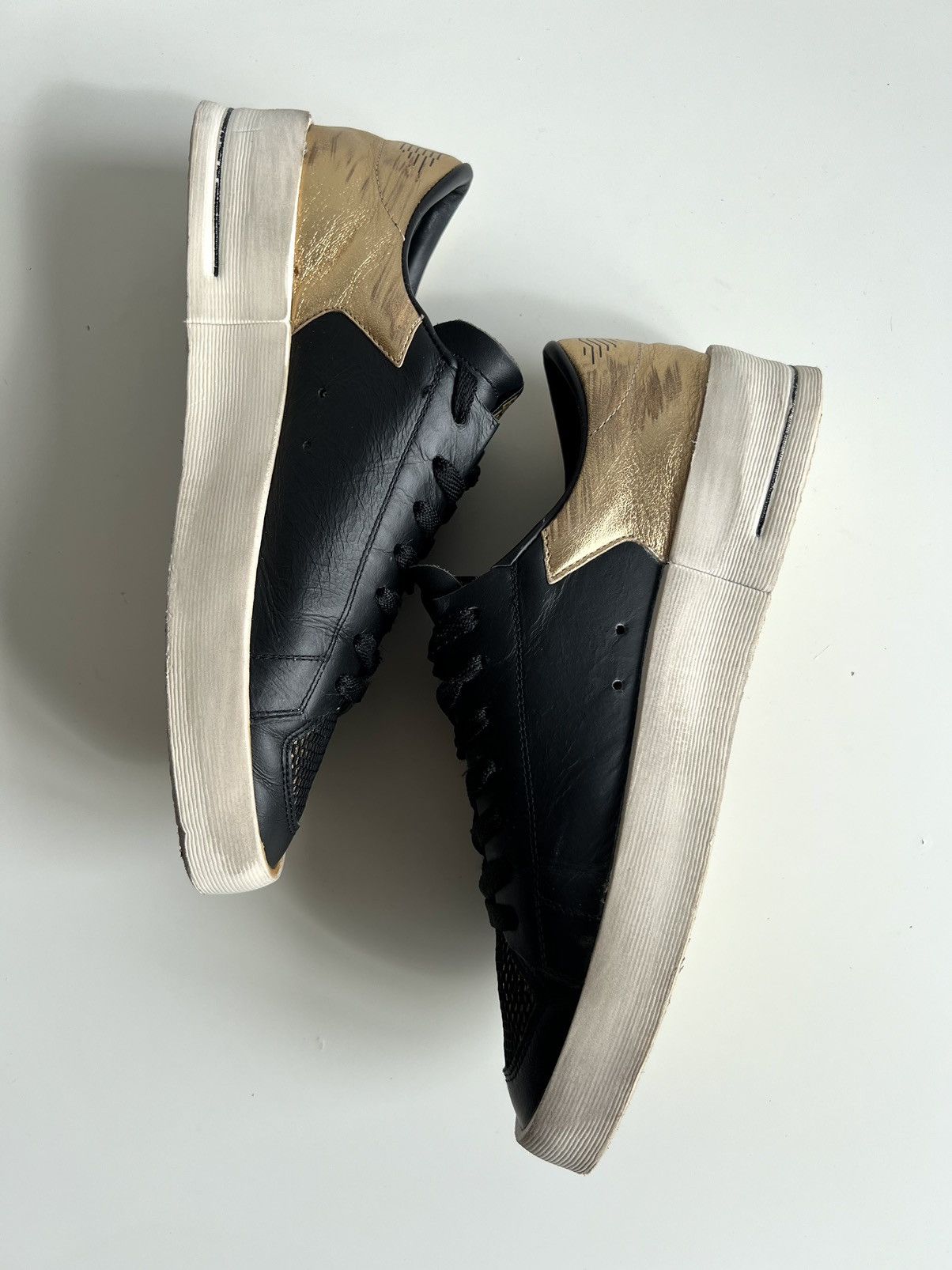 Golden Goose Golden Goose Stardan Black Leather/Mesh Gold Sneakers Size US 8 / IT 38 - 9 Thumbnail