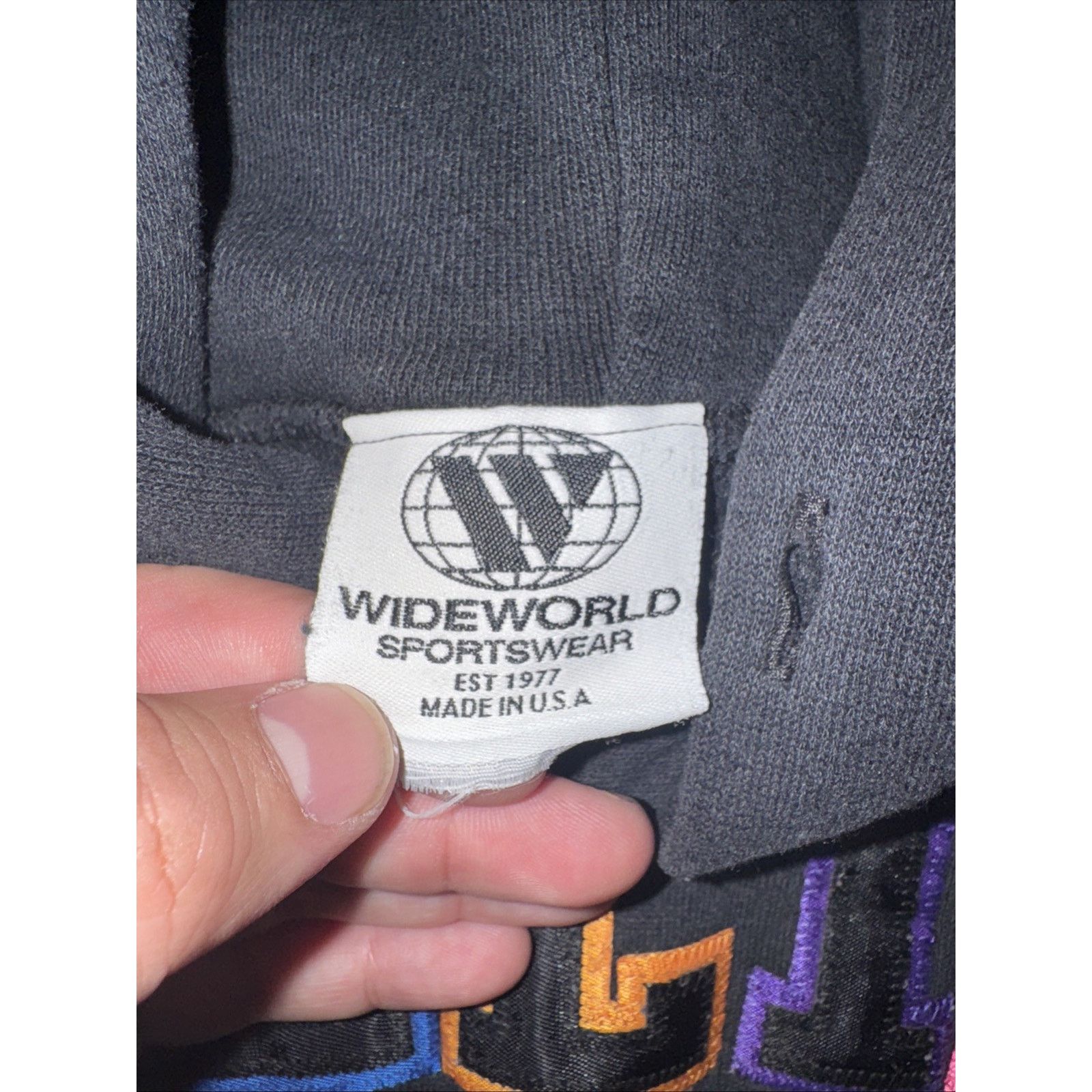 Vintage Wide World Sportswear Hoodie Black S 18x22 Illini Spellout Size US S / EU 44-46 / 1 - 3 Thumbnail