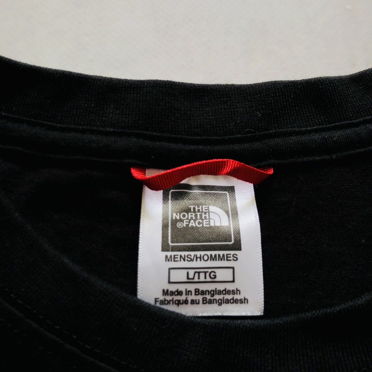 The North Face The North Face black Chest Printed Logo T-shirt Tee Y2K Size US L / EU 52-54 / 3 - 4 Thumbnail
