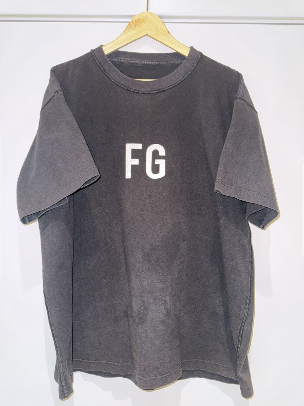 Fear of God Fear of God FG Logo T-Shirt Vintage Black Small Size US S / EU 44-46 / 1 - 2 Thumbnail