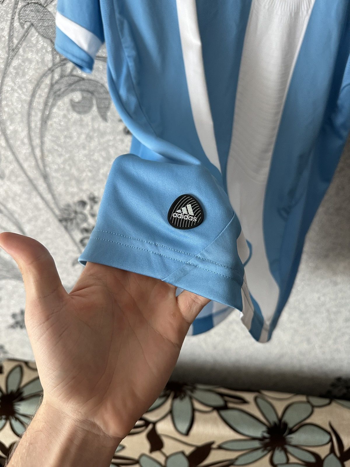 Adidas ARGENTINA 2011 2012 HOME FOOTBALL SHIRT SOCCER JERSEY ADIDAS Size US XL / EU 56 / 4 - 2 Thumbnail