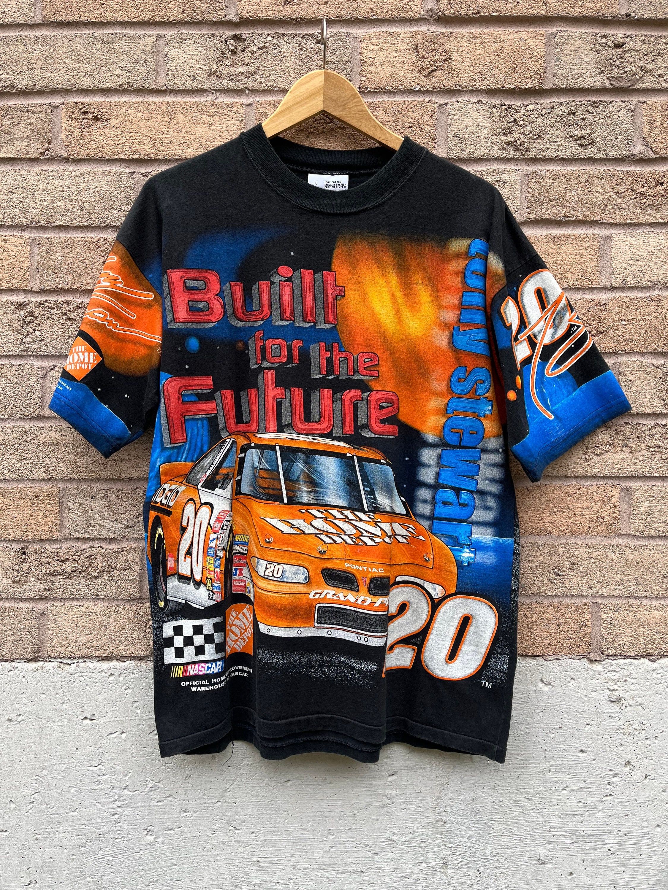 Vintage Vintage Tony Stewart Home Depot Nascar T-shirt Size US L / EU 52-54 / 3 - 1 Thumbnail