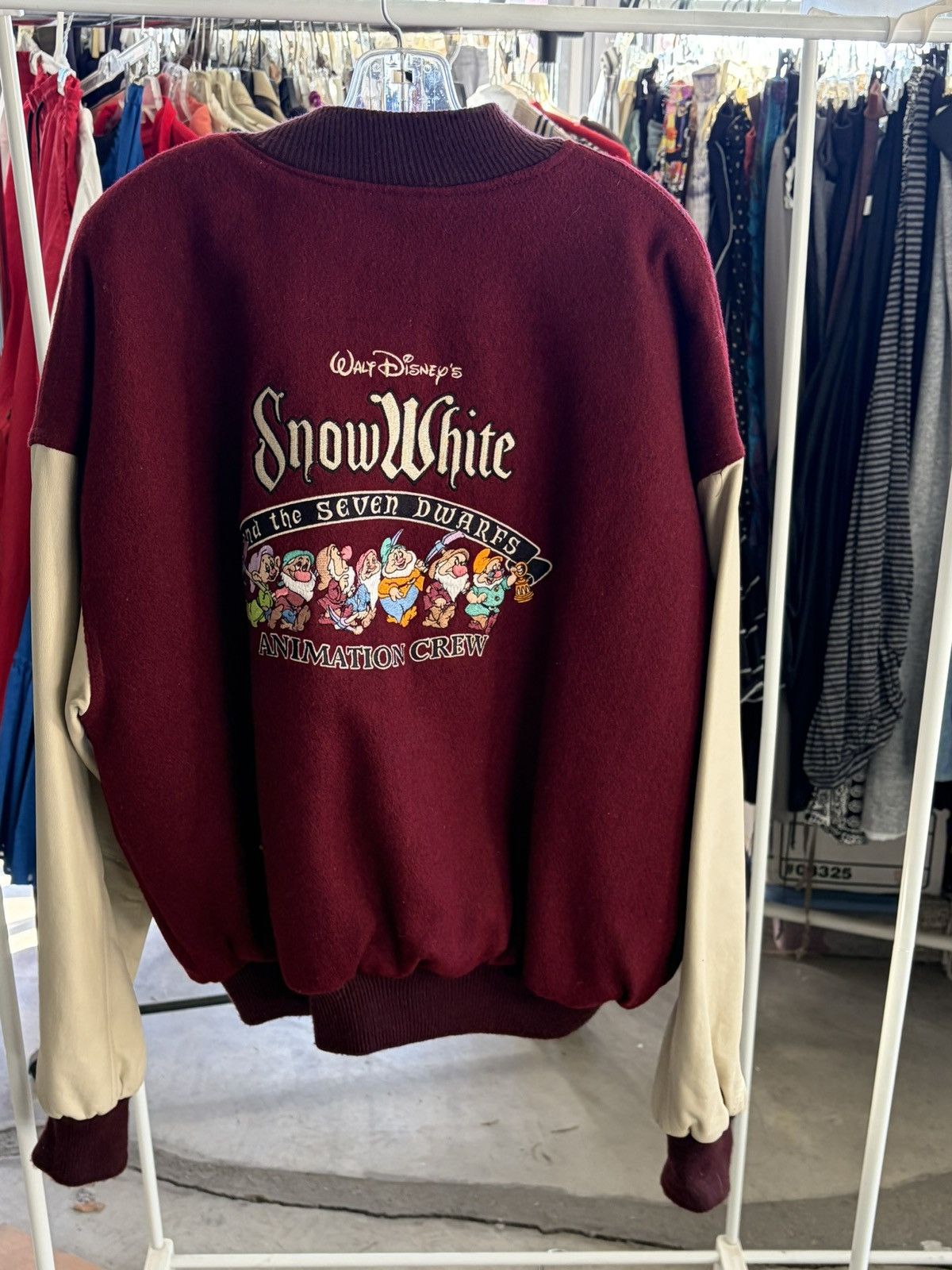 Disney Disney x Mickey Mouse x Vintage 1987 Snowwhite 7 Dwarfs Size US XL / EU 56 / 4 - 2 Thumbnail