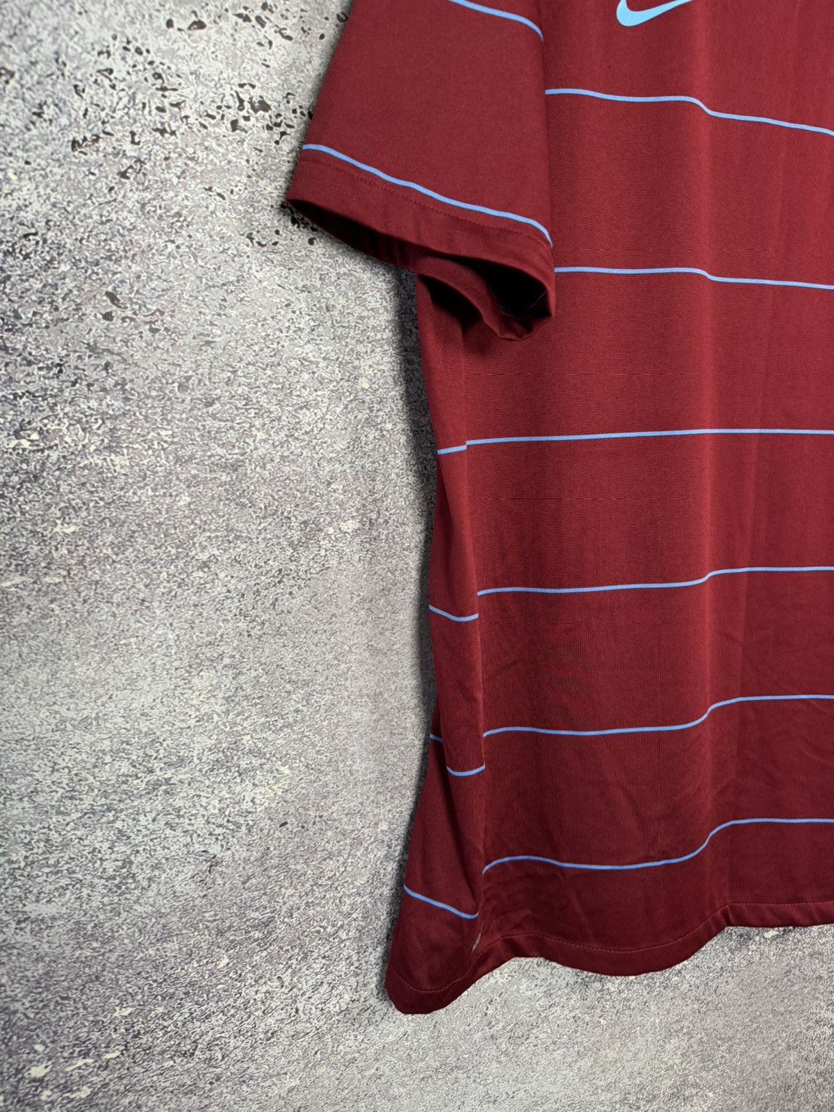 Nike × Vintage Vintage Aston Villa 2006 Nike Training Pre-Match Jersey Size US L / EU 52-54 / 3 - 4 Thumbnail