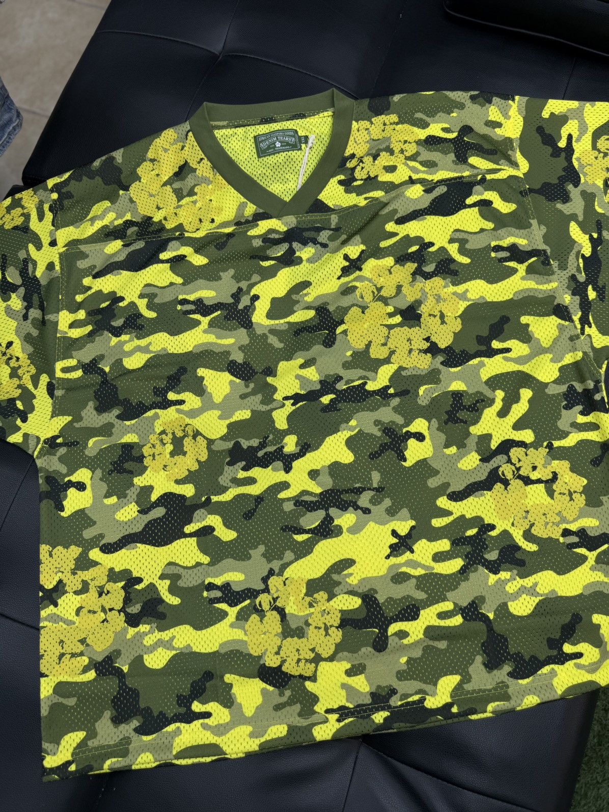 DENIM TEARS Denim Tears Yellow Camo Cotton Wreath Jersey Size XXL (NEW) Size US XXL / EU 58 / 5 - 2 Thumbnail
