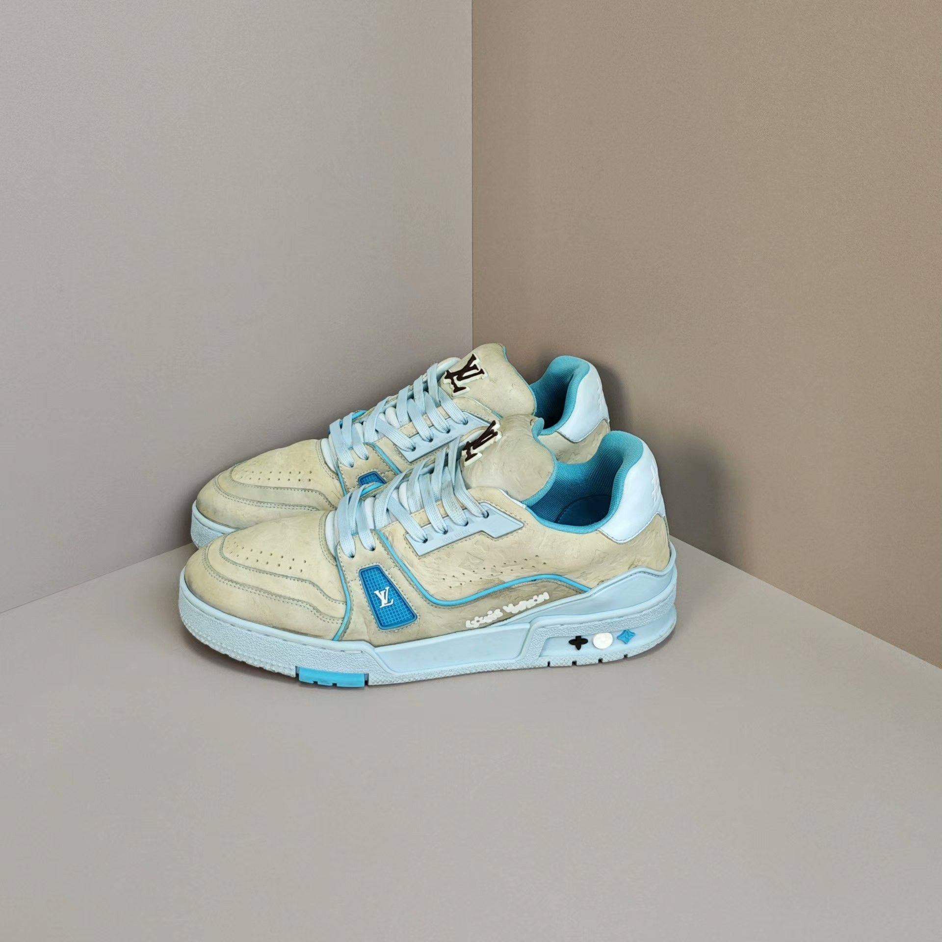 Louis Vuitton Louis Vuitton Collab Blue Lowtop Sneakers 7 Men Size US 7 / EU 40 - 1 Thumbnail