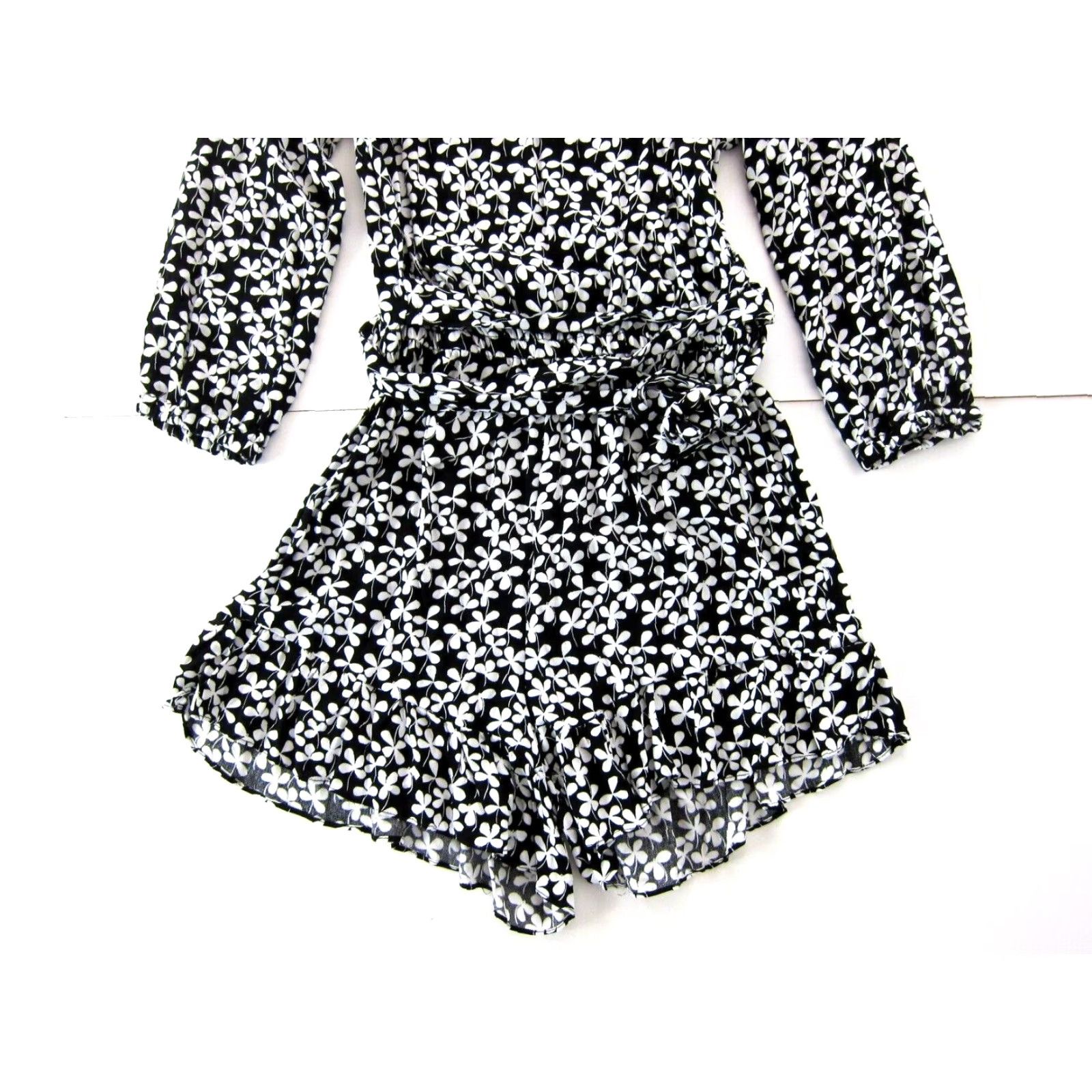 Vintage NWT Who What Wear Rayon Black White Clover Leaf Floral Short Jumpsuit Women S Size 28" / US 6 / IT 42 - 8 Thumbnail