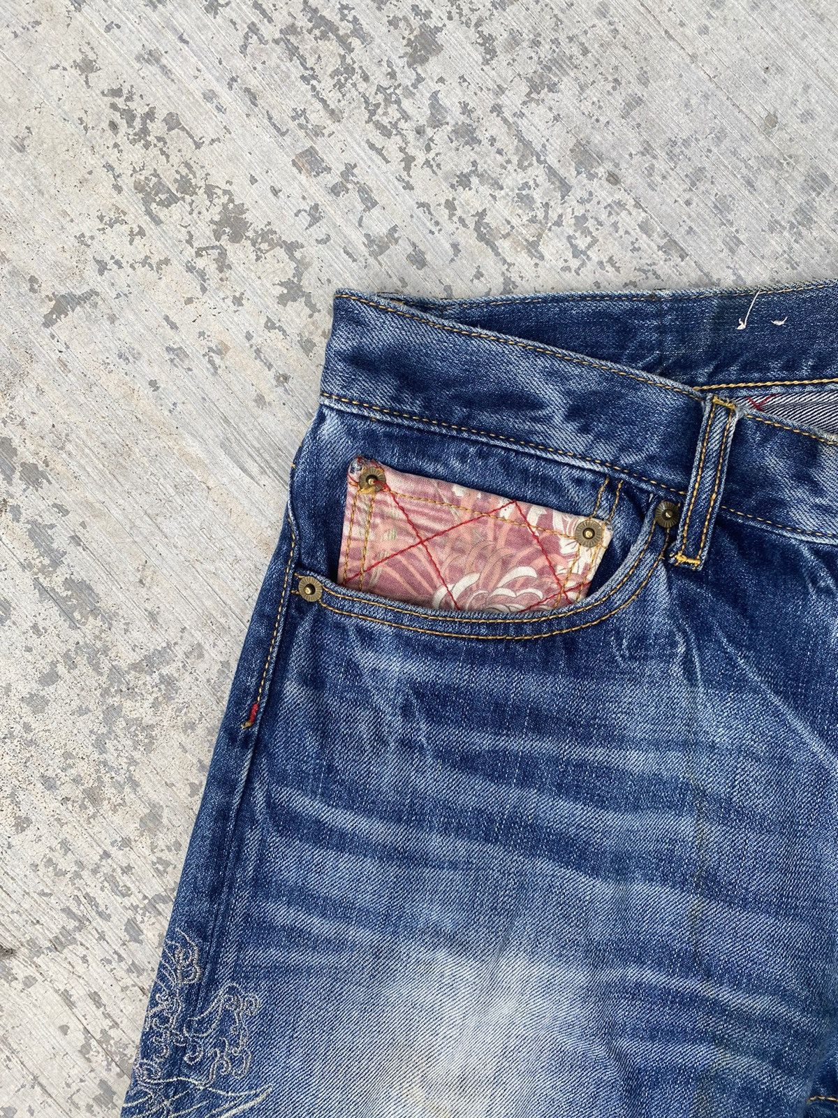 Eternal × Japanese Brand Eternal Koi Fish Embroidery Denim Shorts Size US 31 - 5 Thumbnail