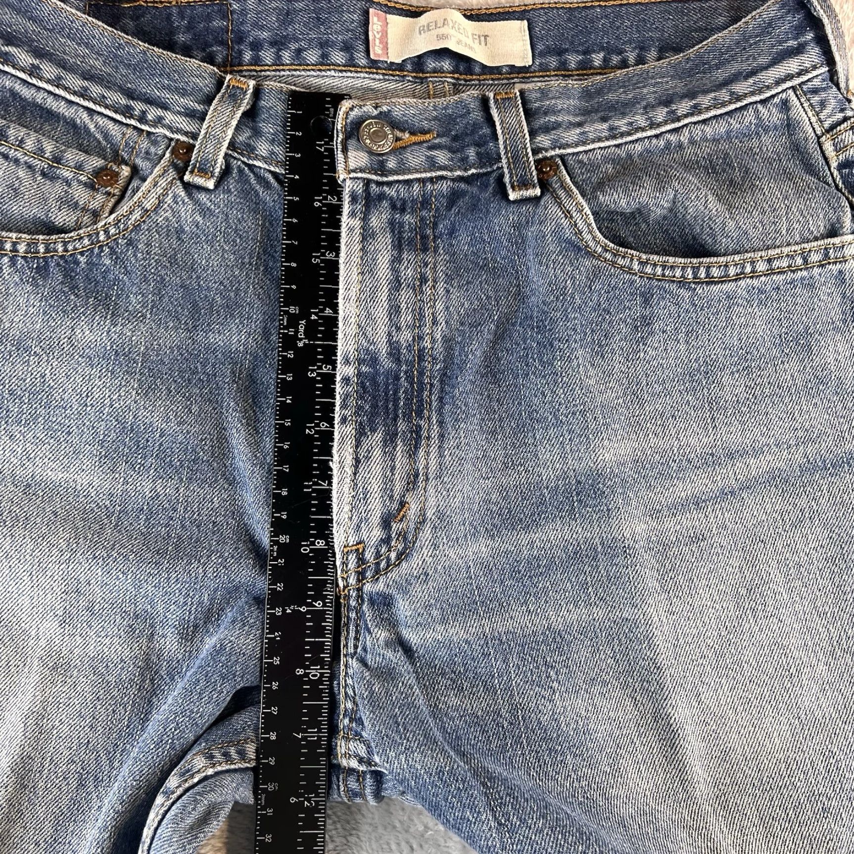 Levi's VINTAGE Levi's 550 Jeans Men 33x30 Regular Blue Cotton Denim Relaxed Tapered USA 90s Mens Jeans Size US 33 - 7 Thumbnail