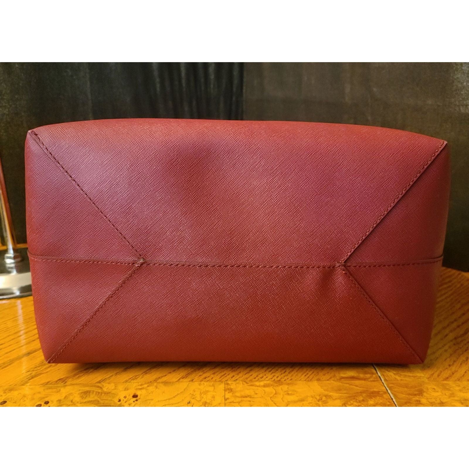 Michael Kors Michael Kors Reversible Tote Burgundy Cream & Leather Insert Size ONE SIZE - 7 Thumbnail
