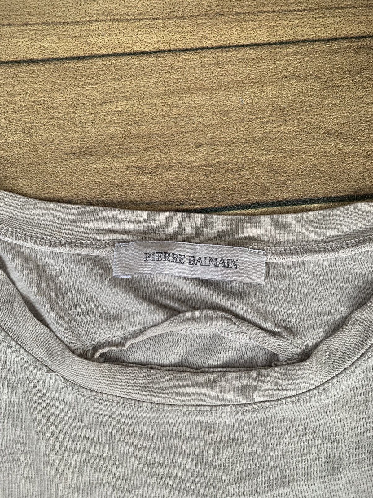 Pierre Balmain Pierre balmain sleevelees print logo Size US L / EU 52-54 / 3 - 3 Thumbnail