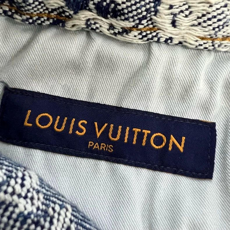 Louis Vuitton Embroidered shorts with mixed color pattern s