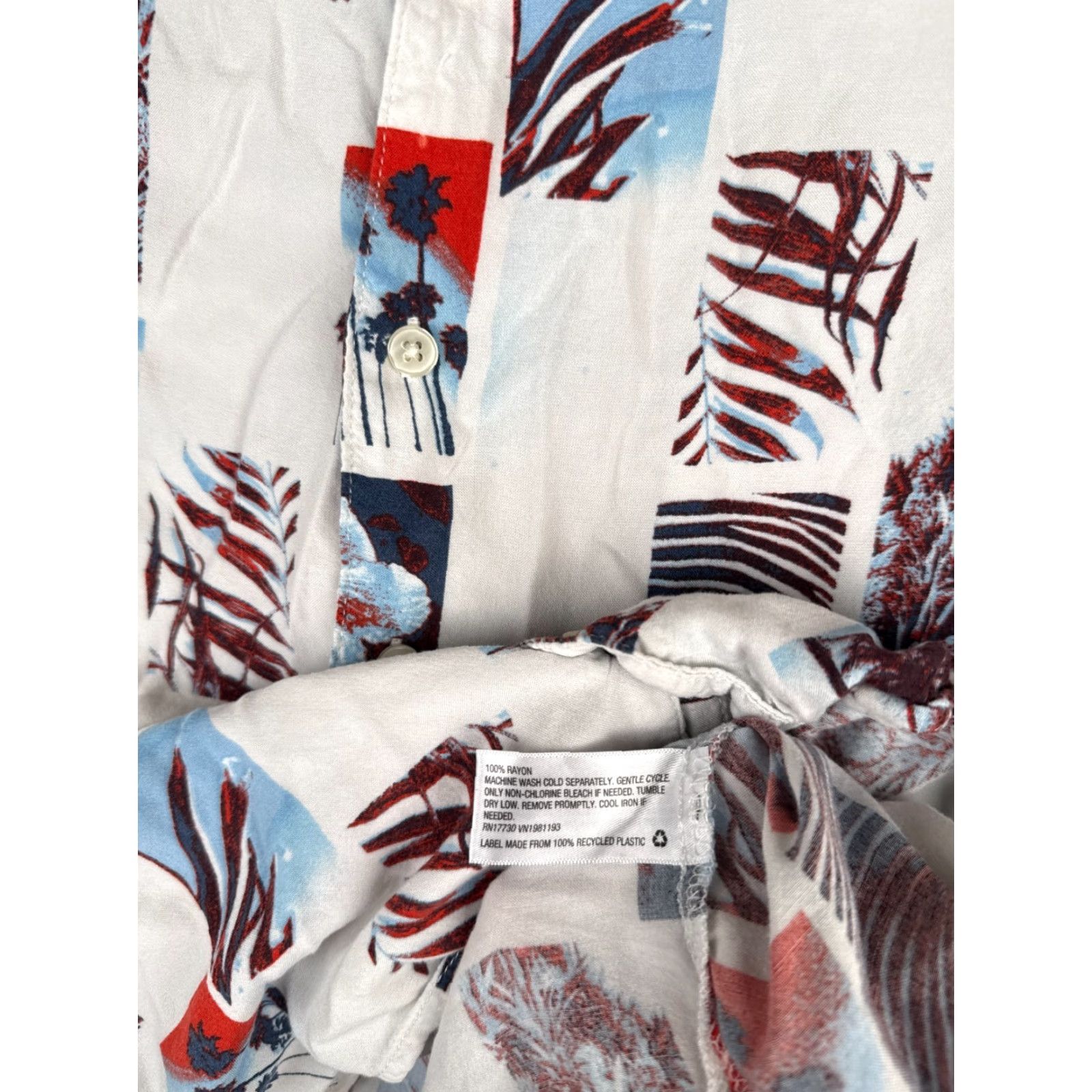Vintage Original Use Shirt Men Adult Medium White Floral Palm Hawaiian Rayon Button-Up Size US M / EU 48-50 / 2 - 7 Thumbnail